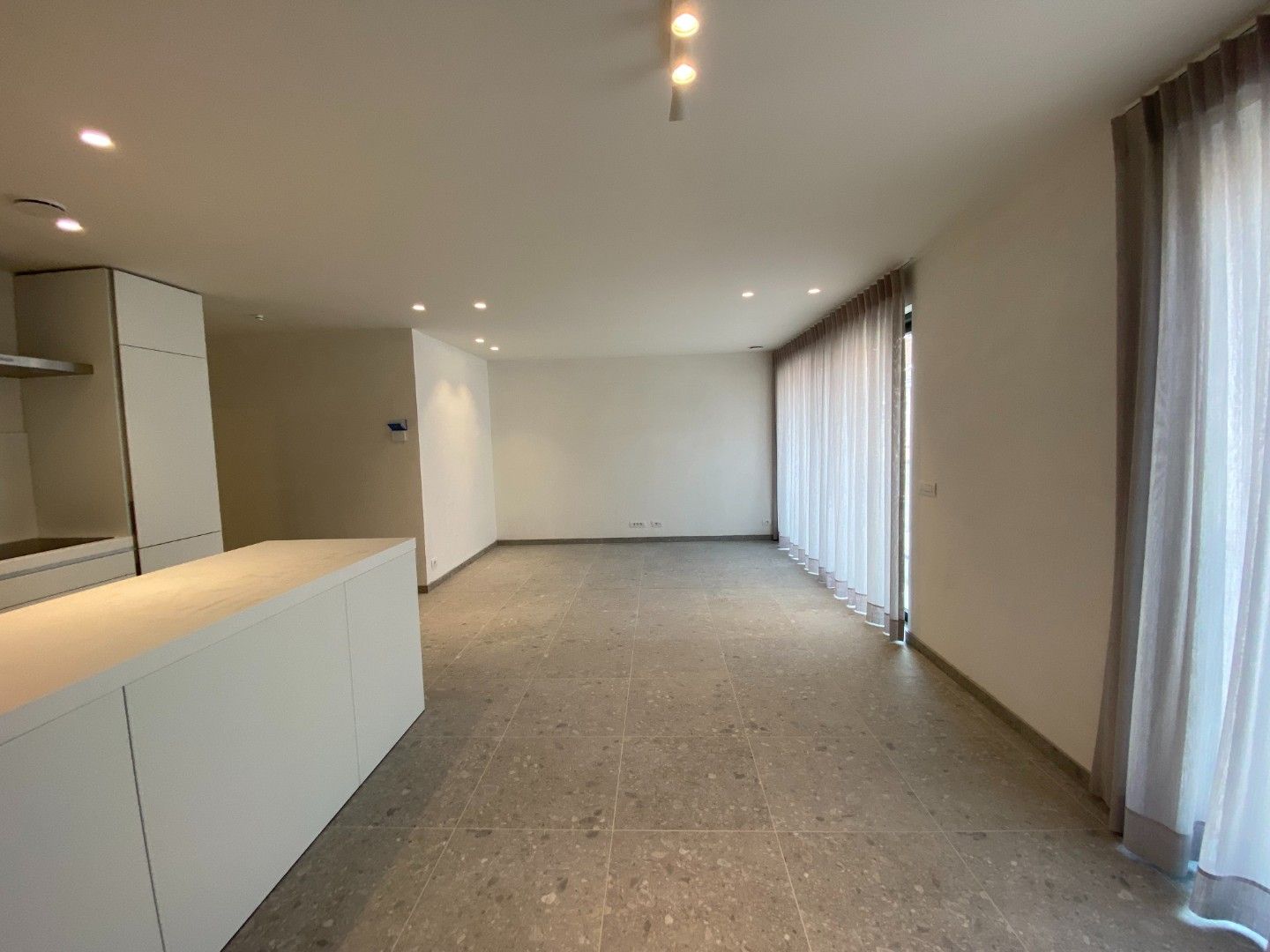 Nieuw luxe appartement centrum Roeselare te huur foto 15