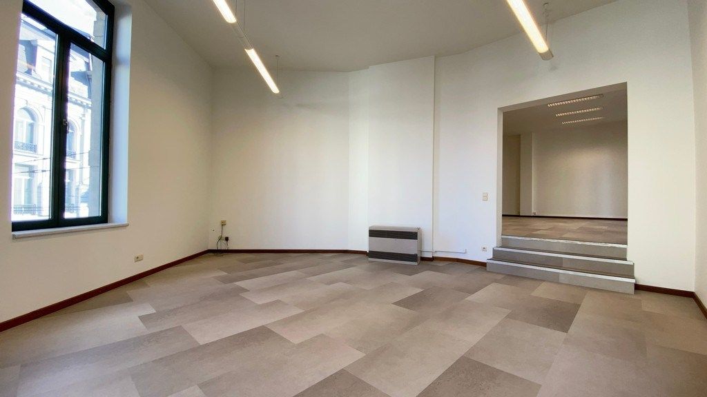 Kantoorruimte te huur in gerenoveerde herenwoning in centrum Gent foto 13