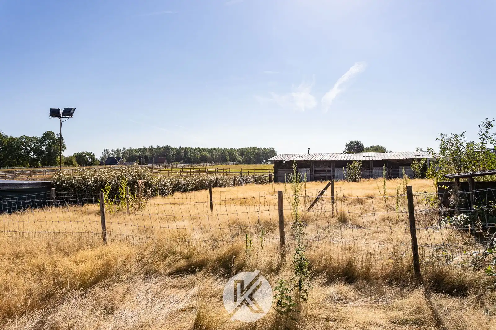 Robuuste bungalow op een interessante locatie foto 6