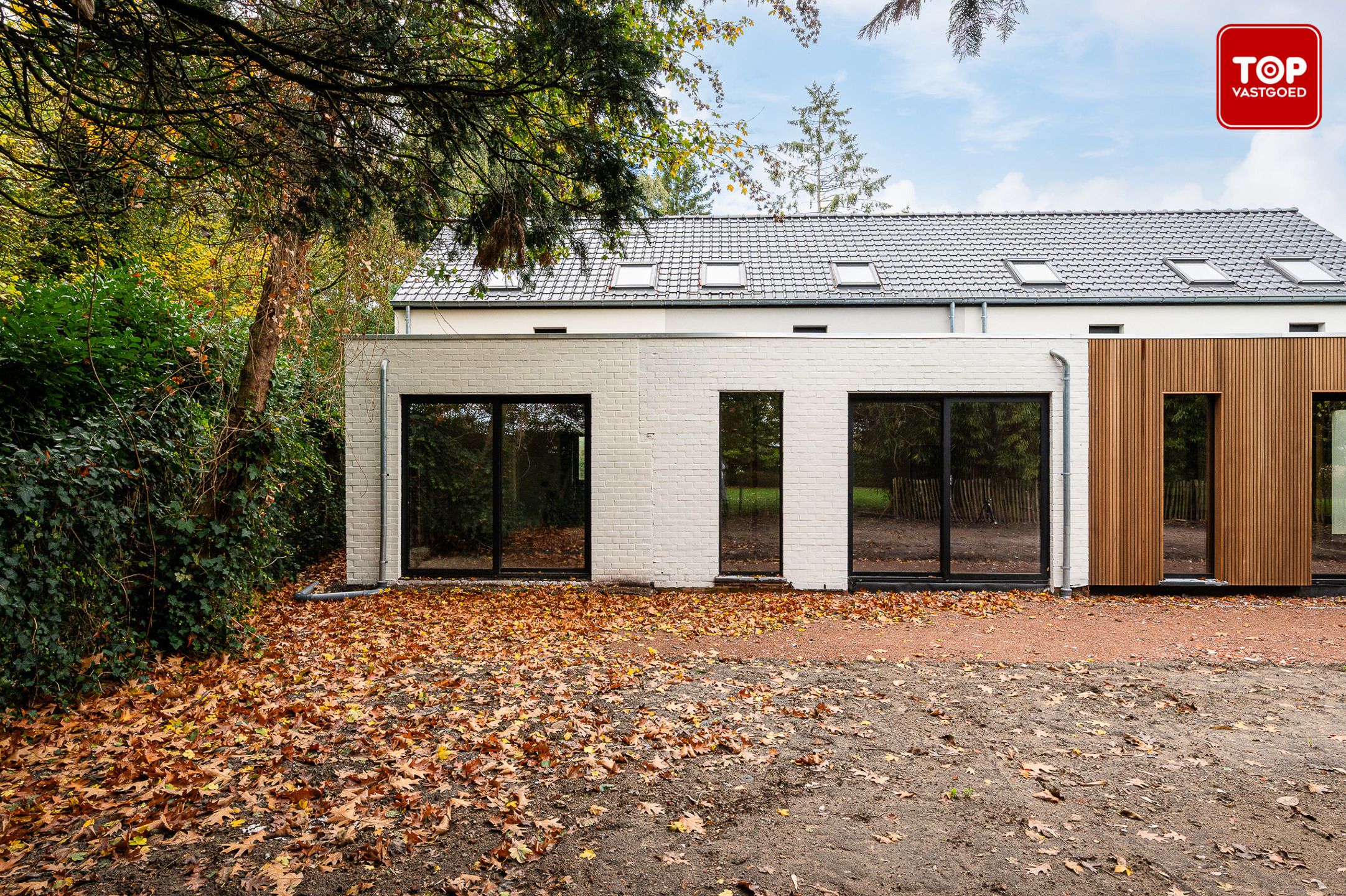 Halfopen bebouwing op een rustige locatie foto 5