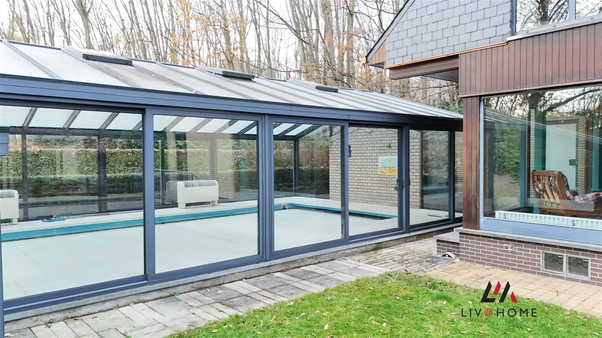 ZEER CHARMANTE VILLA MET OVERDEKT ZWEMBAD EN UNIEKE LIGGING! foto 2