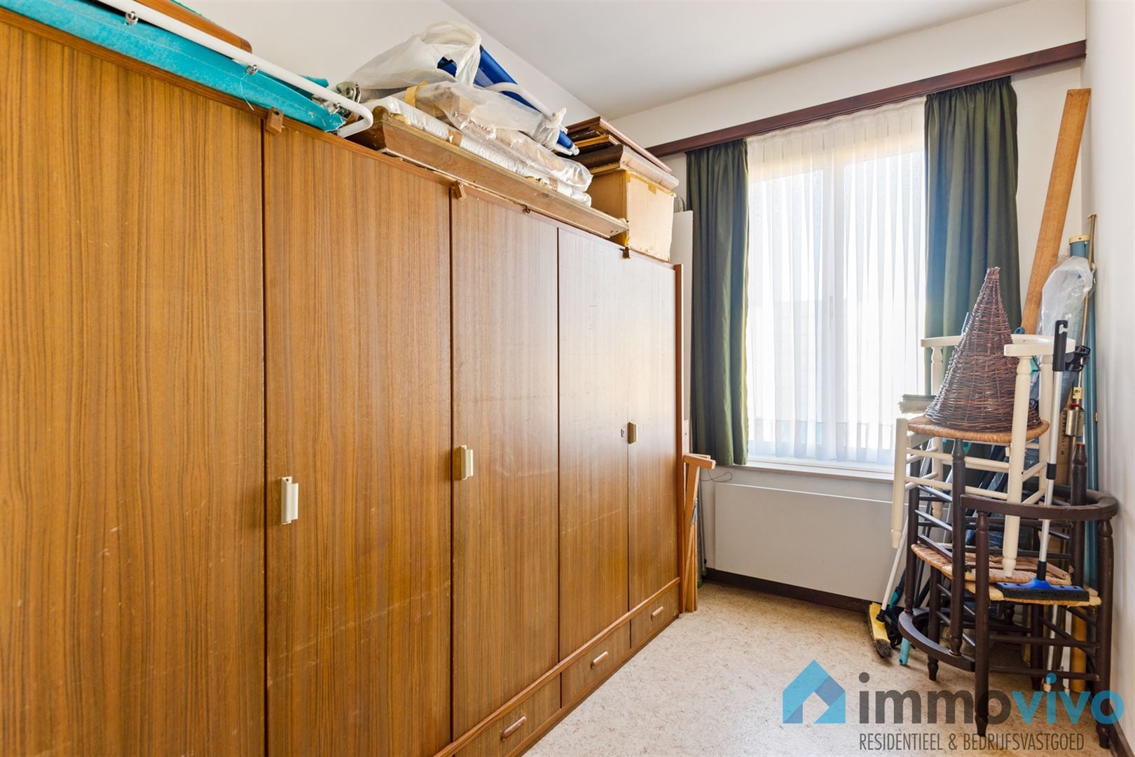 Ruime half-open bebouwing met 6 slpk's, tuin en 2 garageboxen foto 22