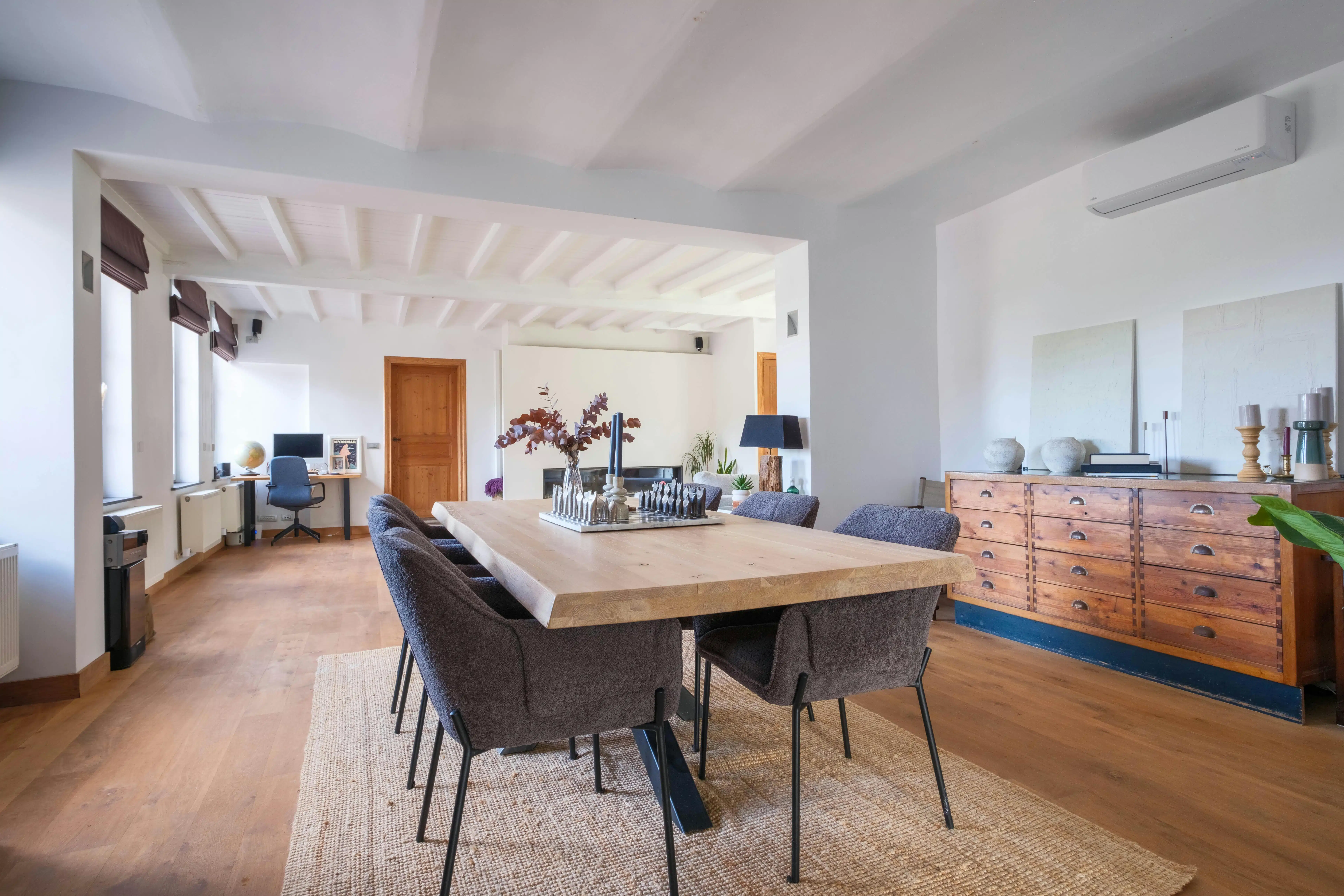 Gerenoveerd huis te koop met grote schuur in Lierde foto 8
