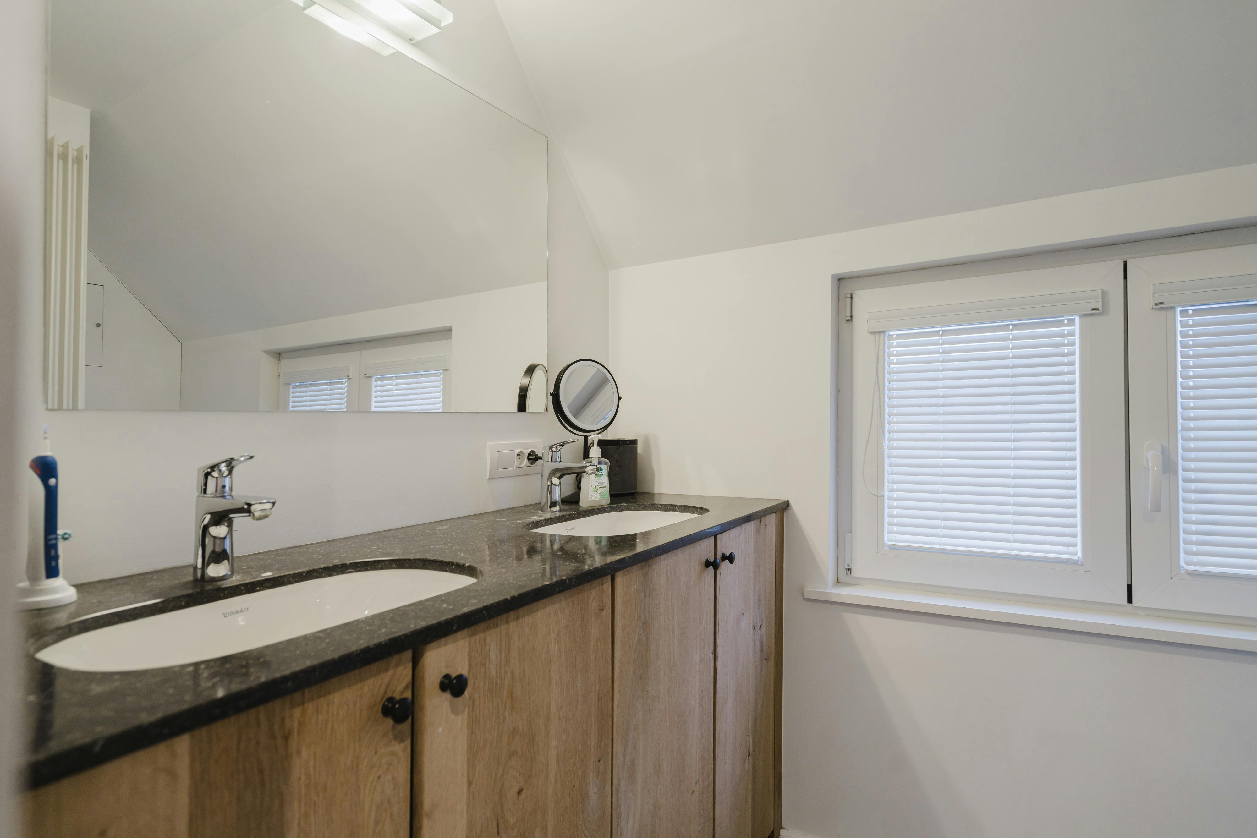 Instapklaar huis met aparte doorgang te koop in Waregem  foto 13