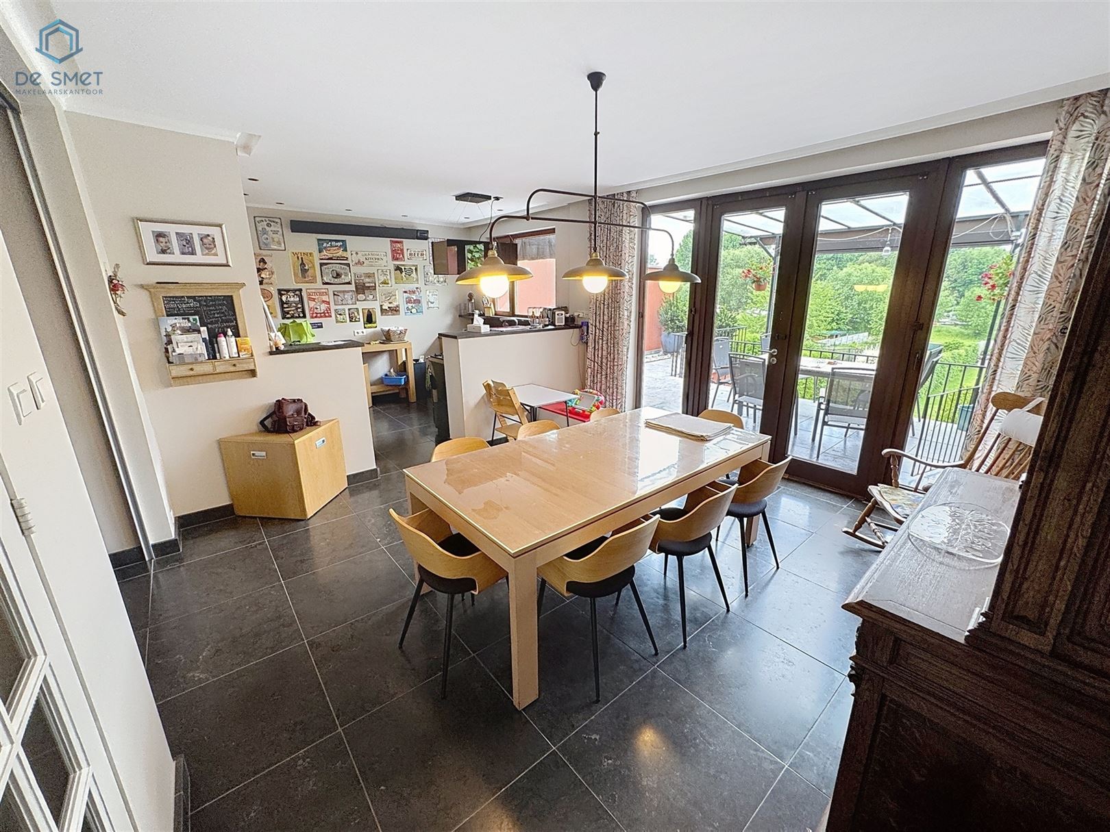Luxe afgewerkte energiezuinige woning met 5 slaapkamers, lift en prachtig zicht op de jachthaven van Geraardsbergen foto {{pictureIndex}}
