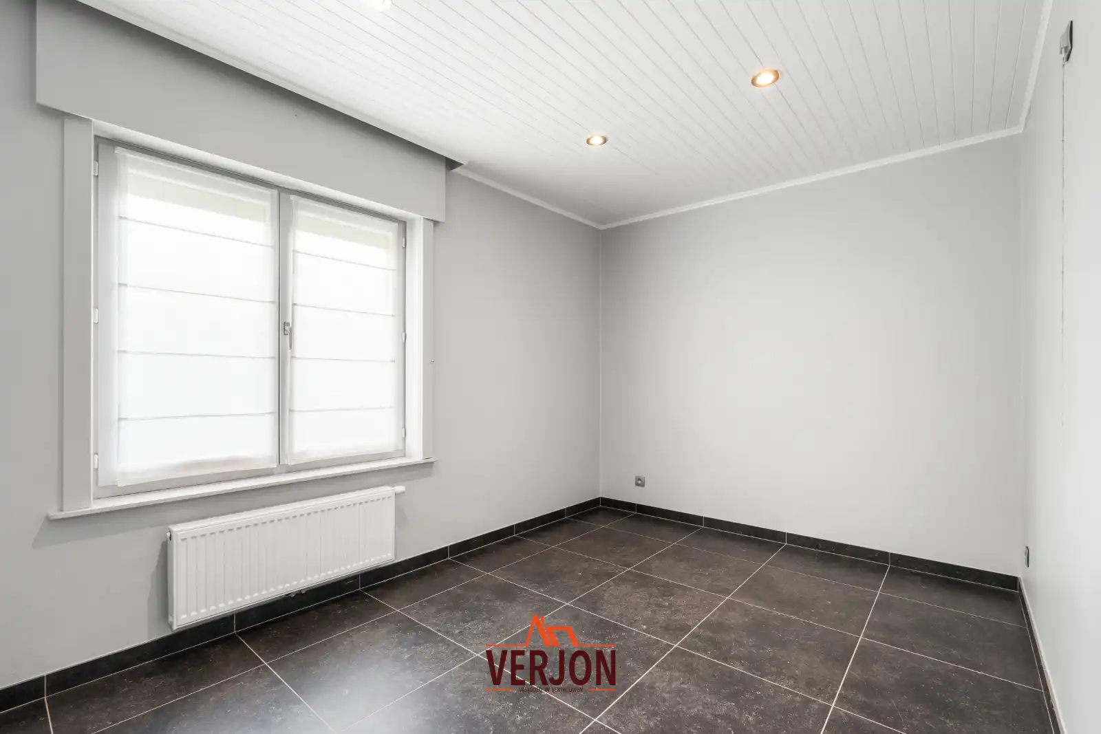 Villa met 4 slaapkamers en dubbele garage in een doodlopende straat te koop in Izegem! foto 14