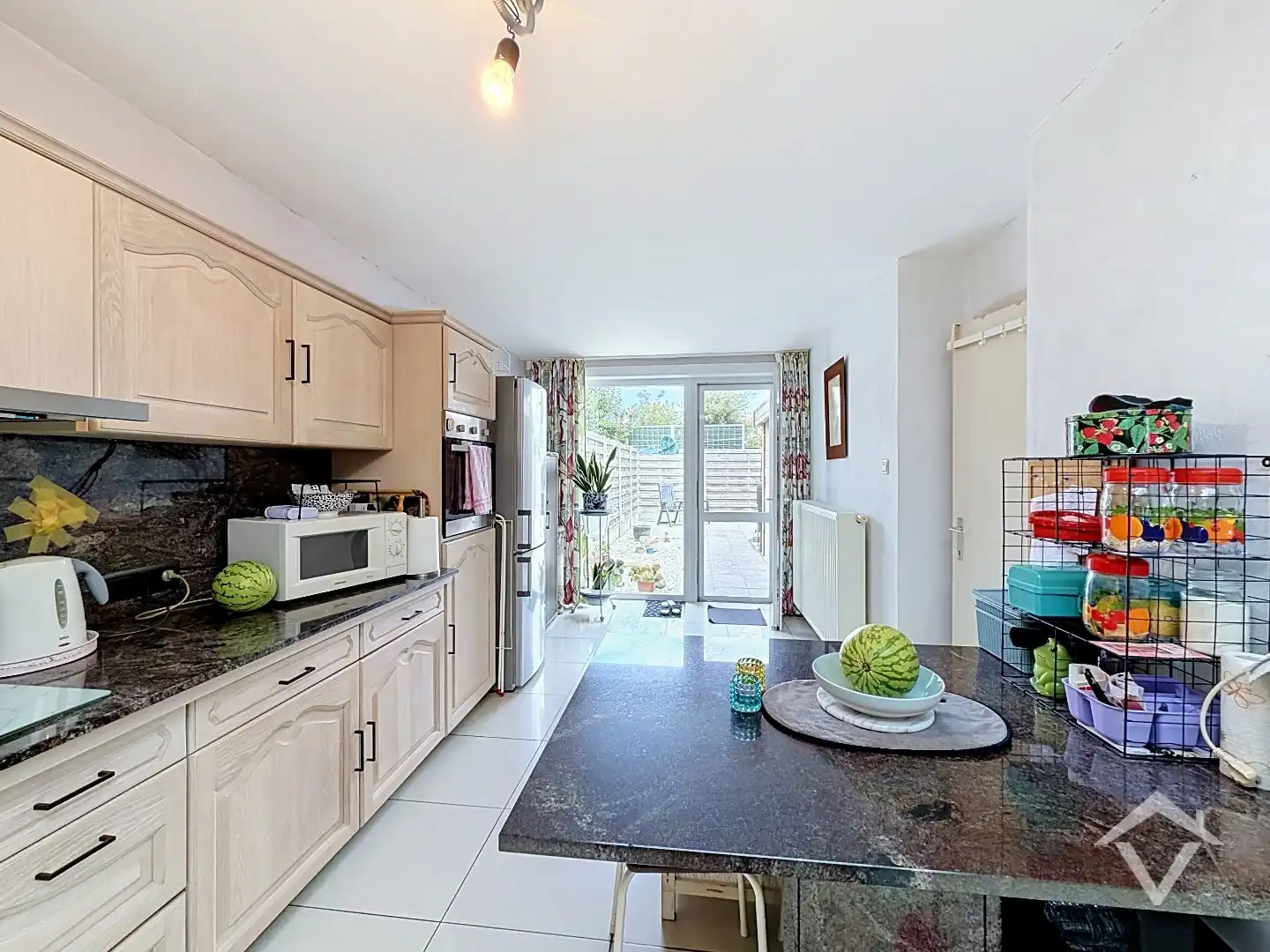 Instapklare woning met twee slaapkamers en terrastuin op één uiterst centrale ligging te Roeselare foto 5