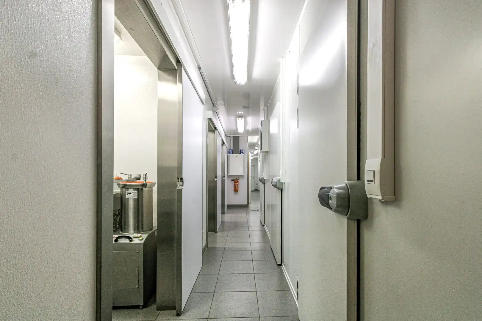 Volledig uitgeruste slagerij te koop S Dupuisstraat 14 Knokke foto 12