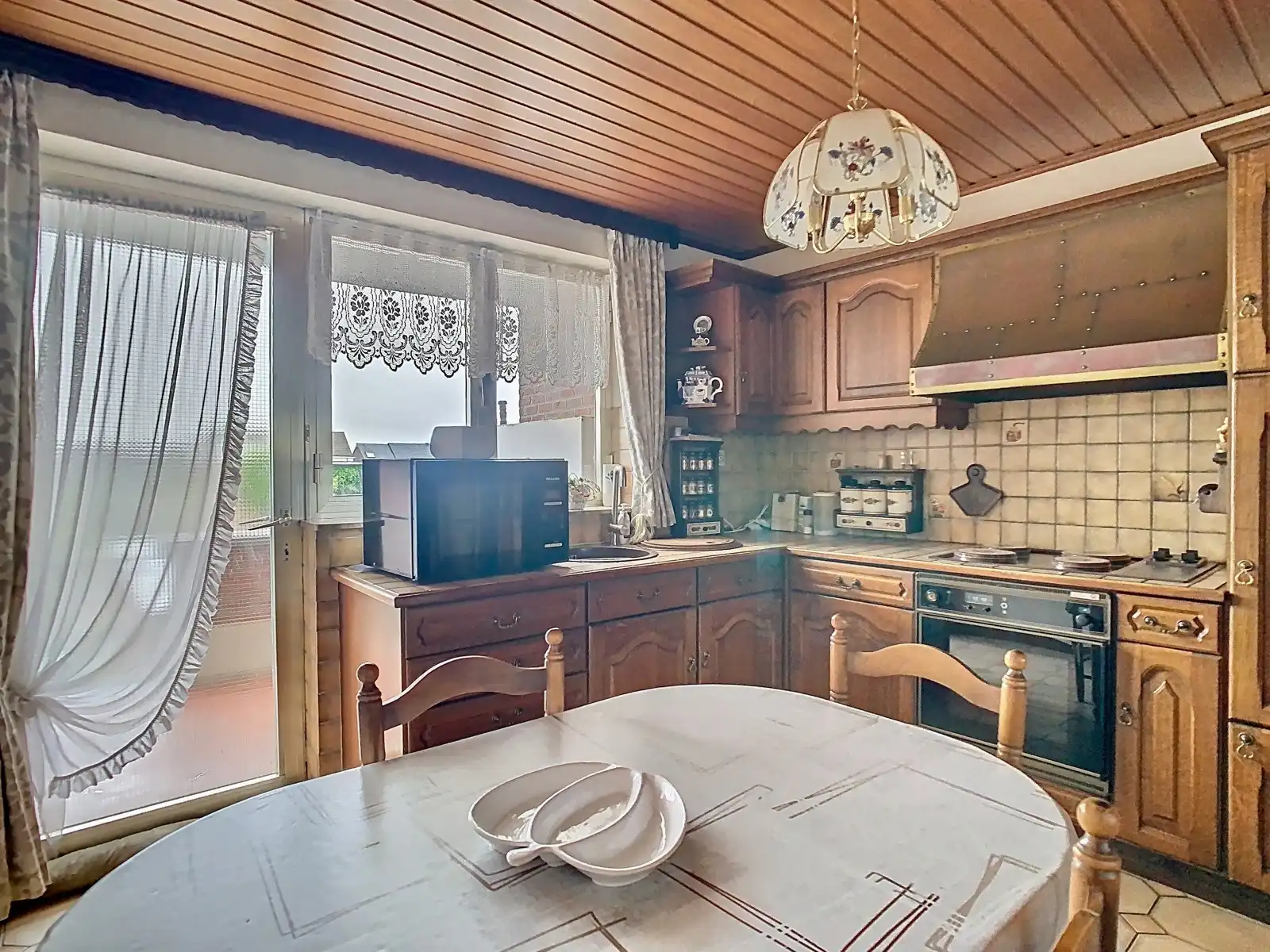Rustig gelegen EN Ruime Woning met 3 SLPK, Tuin én Garage! foto 6