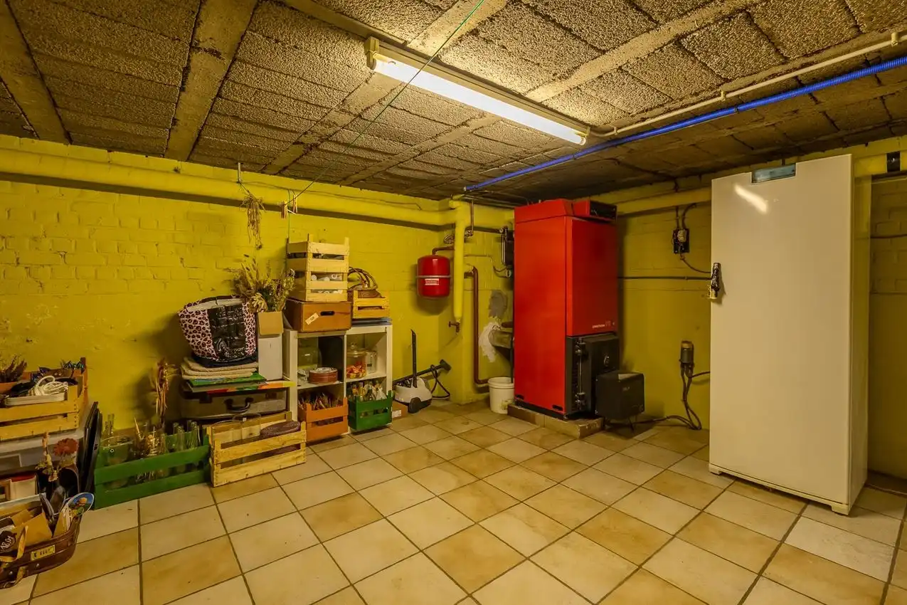 Ruime retrowoning met EPC C,  zuidtuin en achterliggende toegang. foto 44