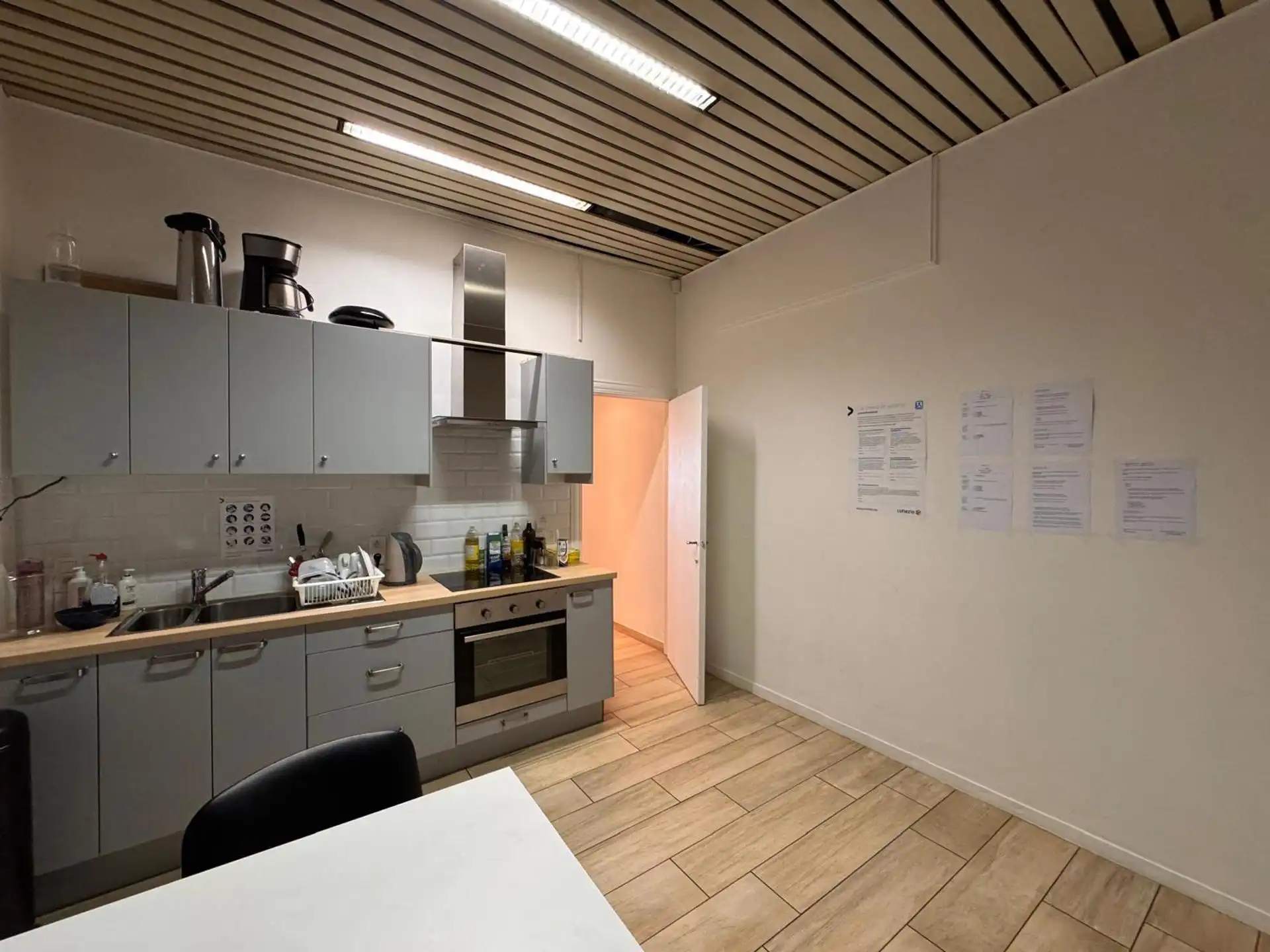 Handels- of kantoorruimte met uitstekende zichtbaarheid  foto 9