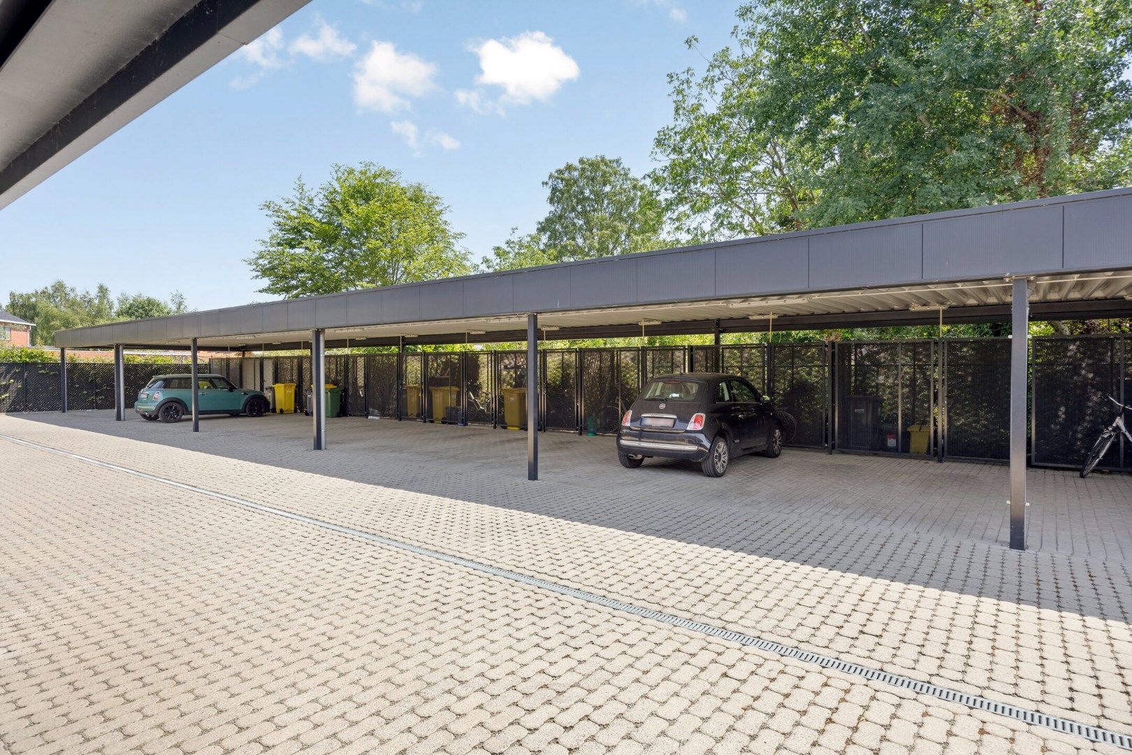 Recent gelijkvloers duplex appartement met 2 slpks, tuin, terras, kelderberging en carport ! foto 24
