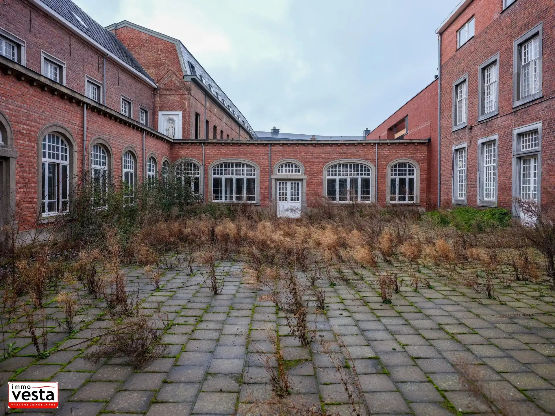 Voormalig klooster met projectpotentieel foto 20