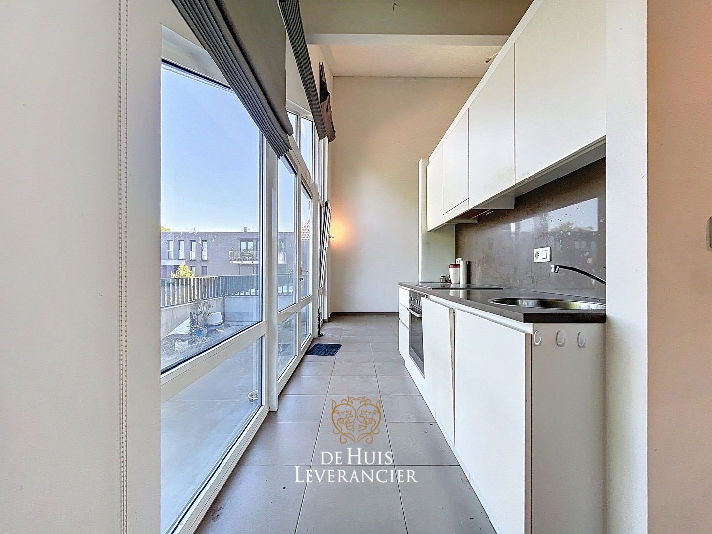 Luxueuze serviceflat met 1 slk en ruim terras foto 9