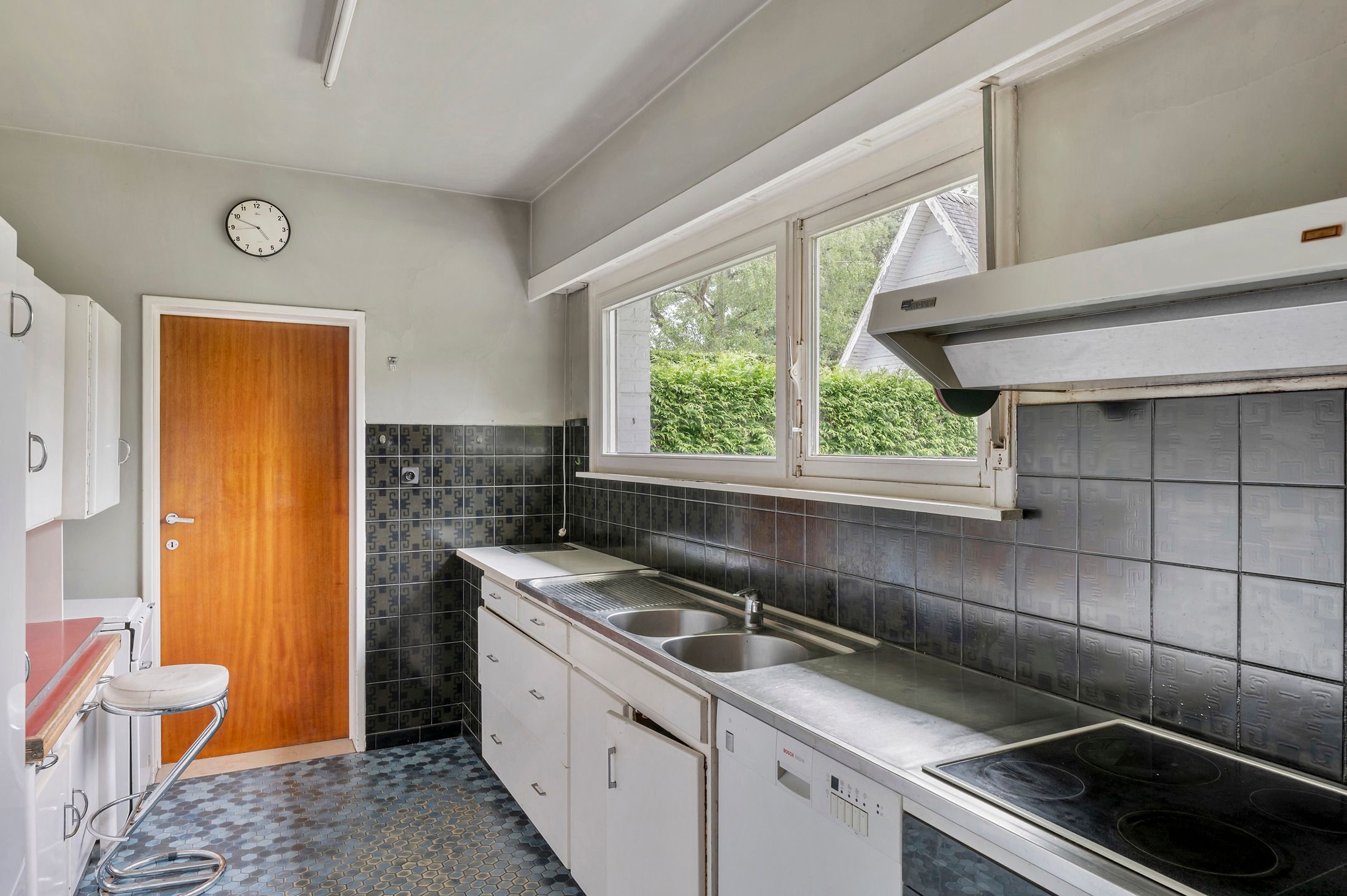 Zonnige villa met karakter & potentieel in hartje Brasschaat foto 9