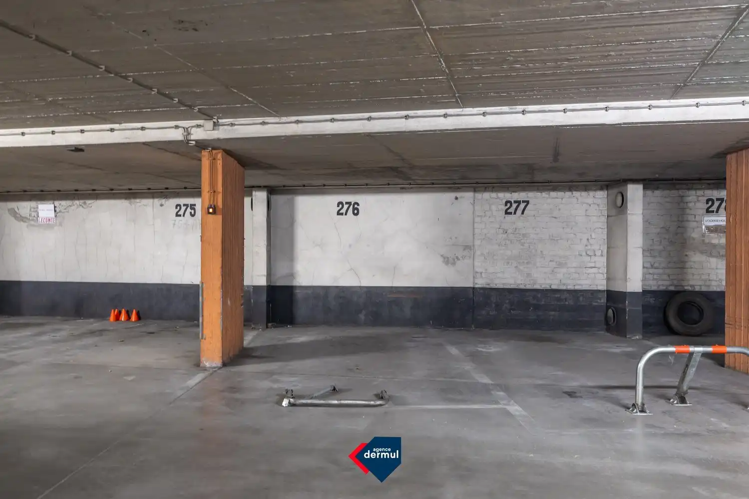 PARKING LEOPOLD - STAANPLAATS 277 foto 3