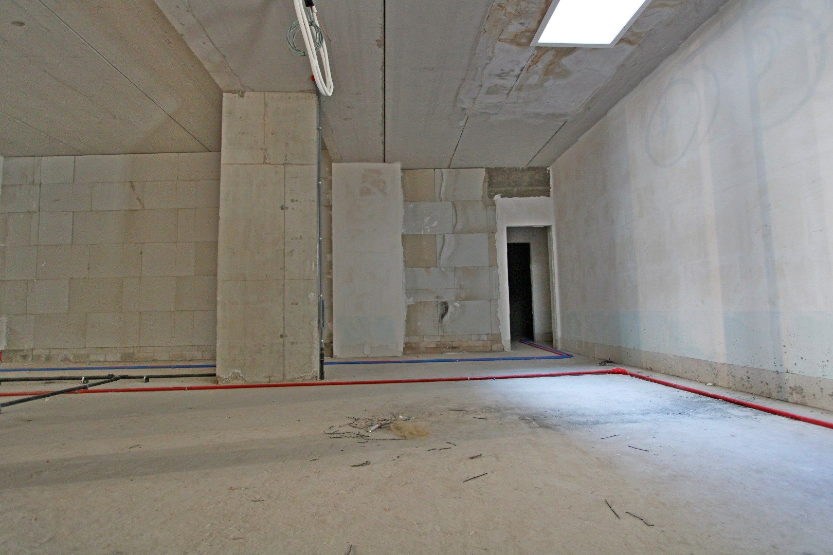 Multifunctionele ruimte omgeving Heldentorens Heist te huur (239m²) met laadkade foto 4