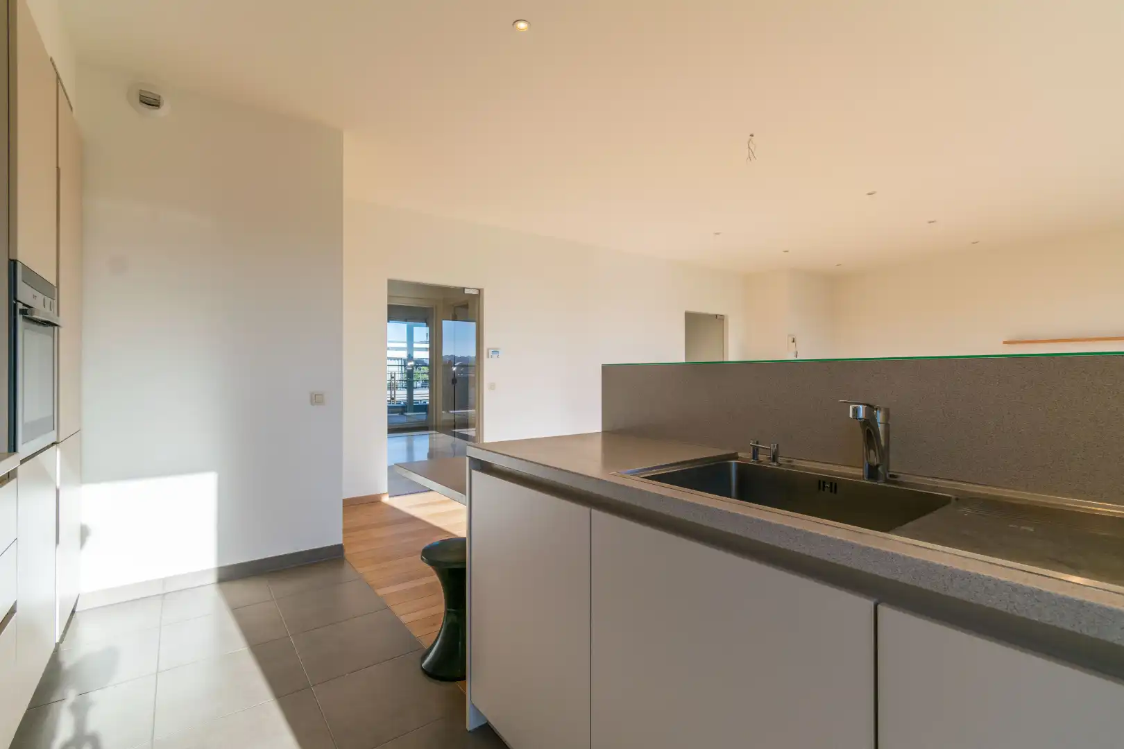 LICHTRIJKE PENTHOUSE MET 2 PANORAMISCHE TERRASSEN ! foto 10