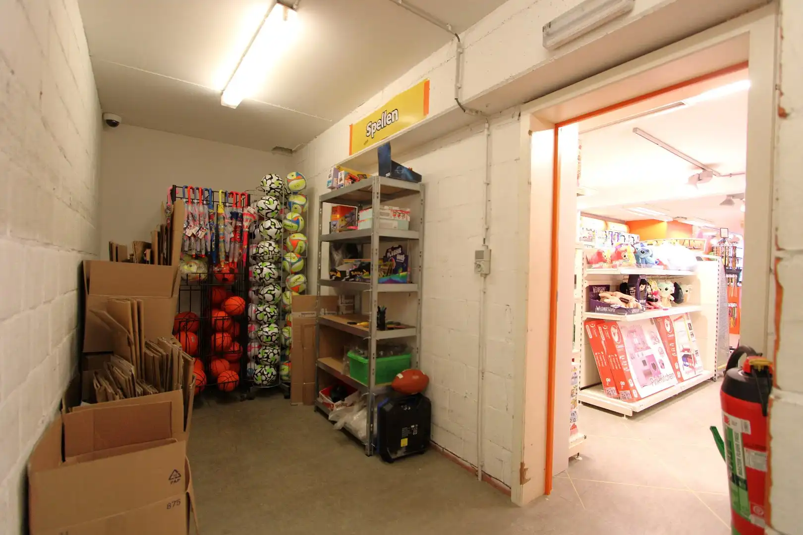 uitstekend gelegen handelspand Lippenslaan 148 foto 16