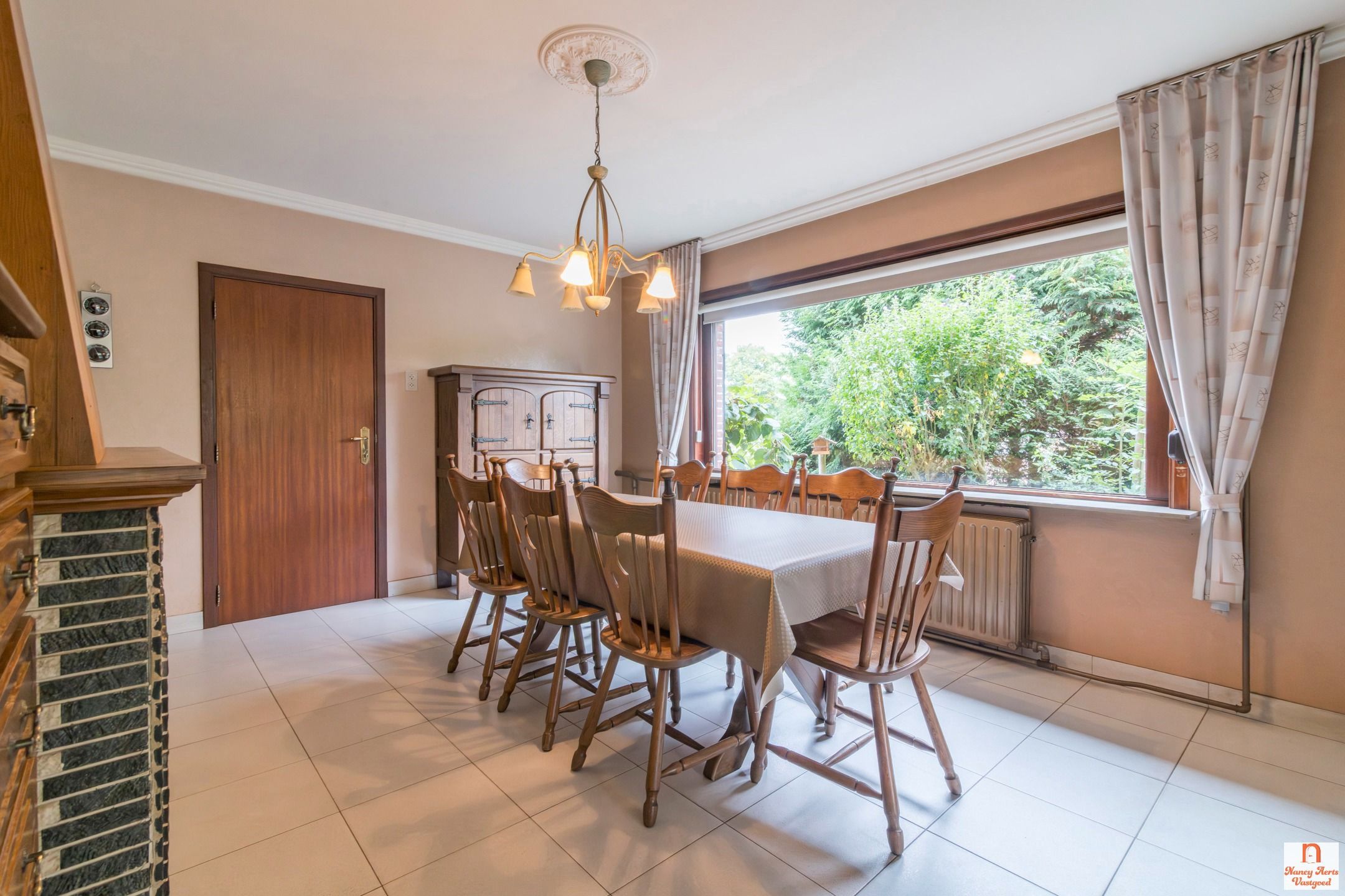 Ruime woning met 4 slaapkamers en uitbreidingsmogelijkheden foto 9