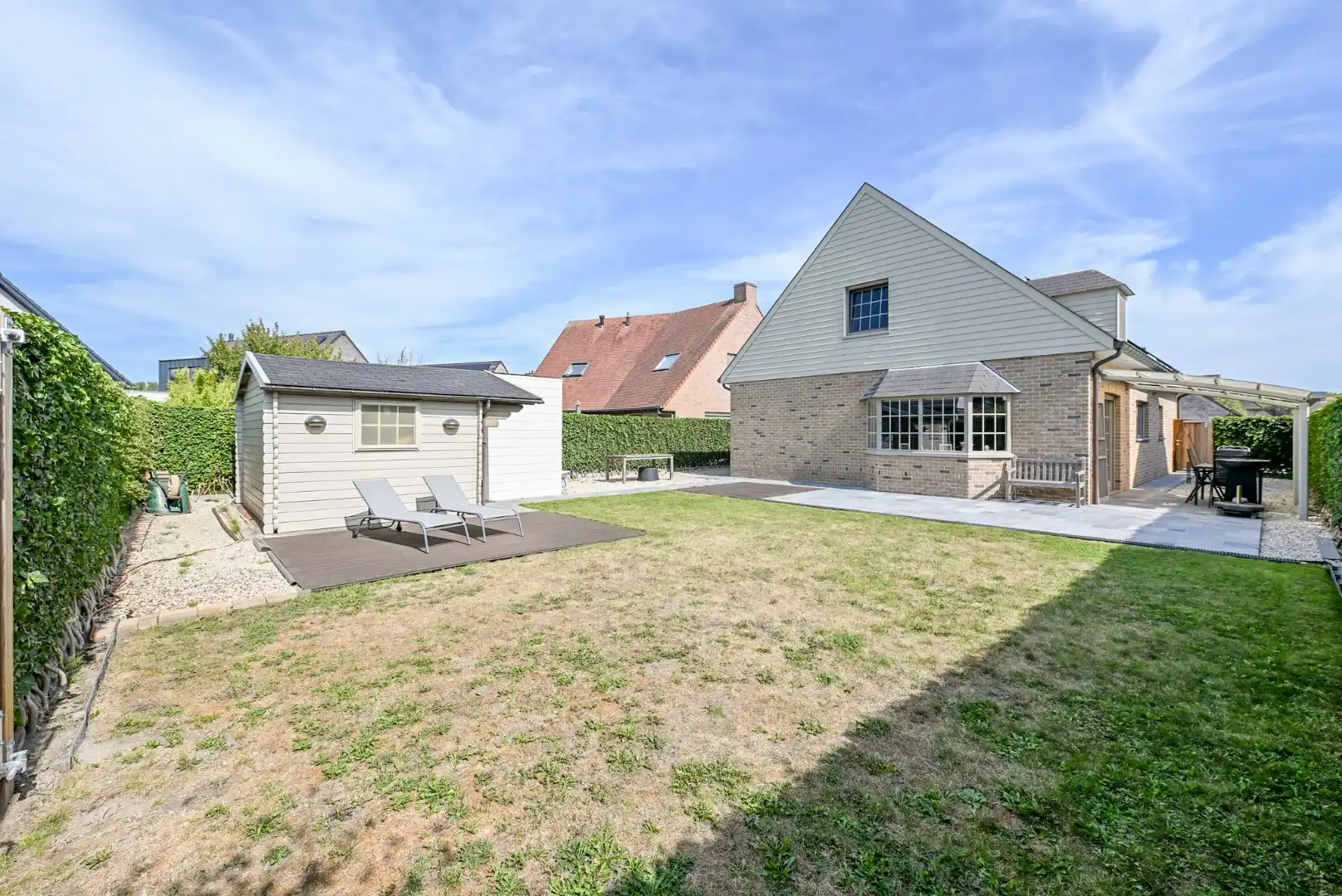 Mooie ruime open bebouwing met 3 slaapkamers en garage  foto 24