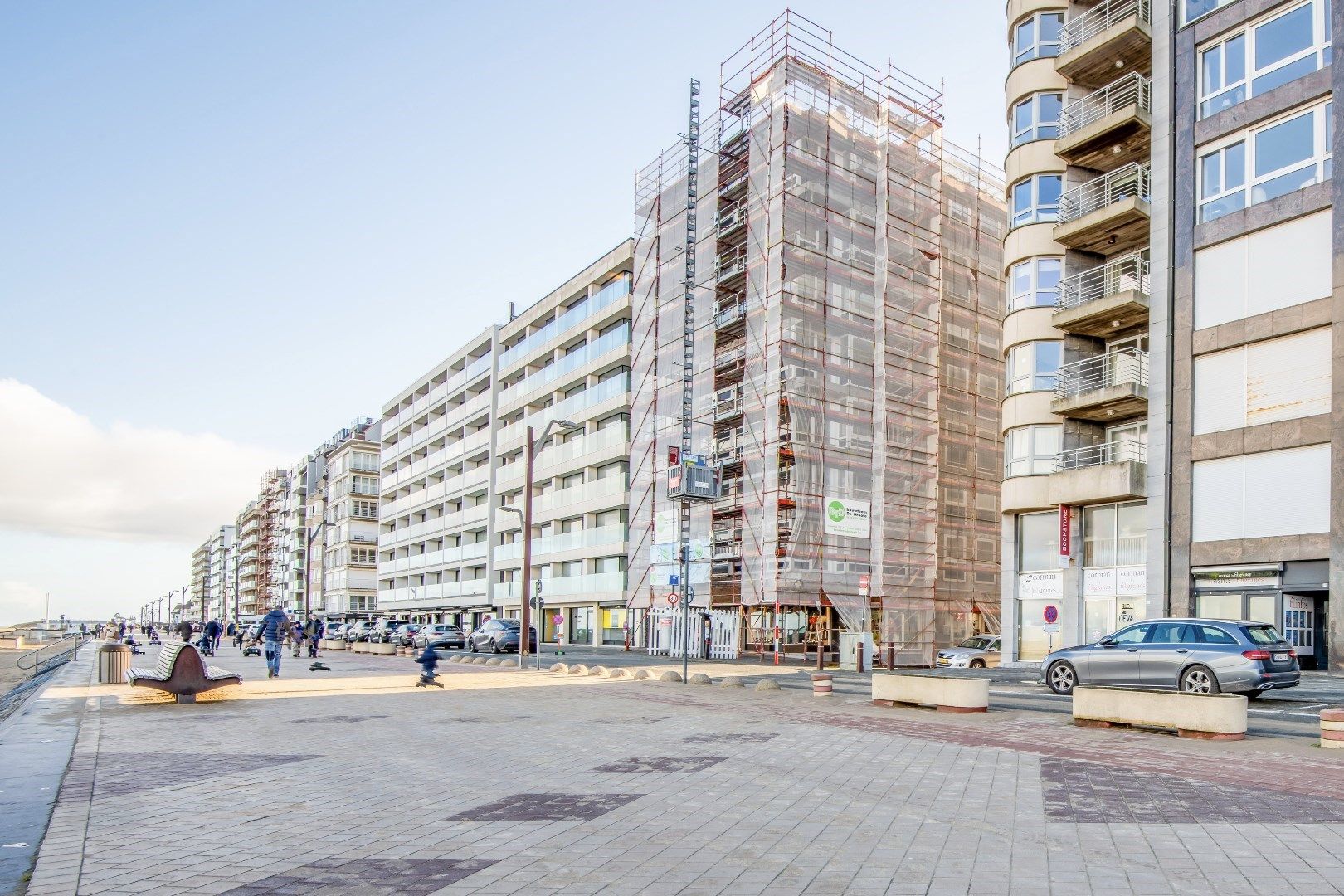 POP - UP : Hoek handelspand met mooie etalage gelegen op de Zeedijk Zoute vlakbij het Albertplein foto 3