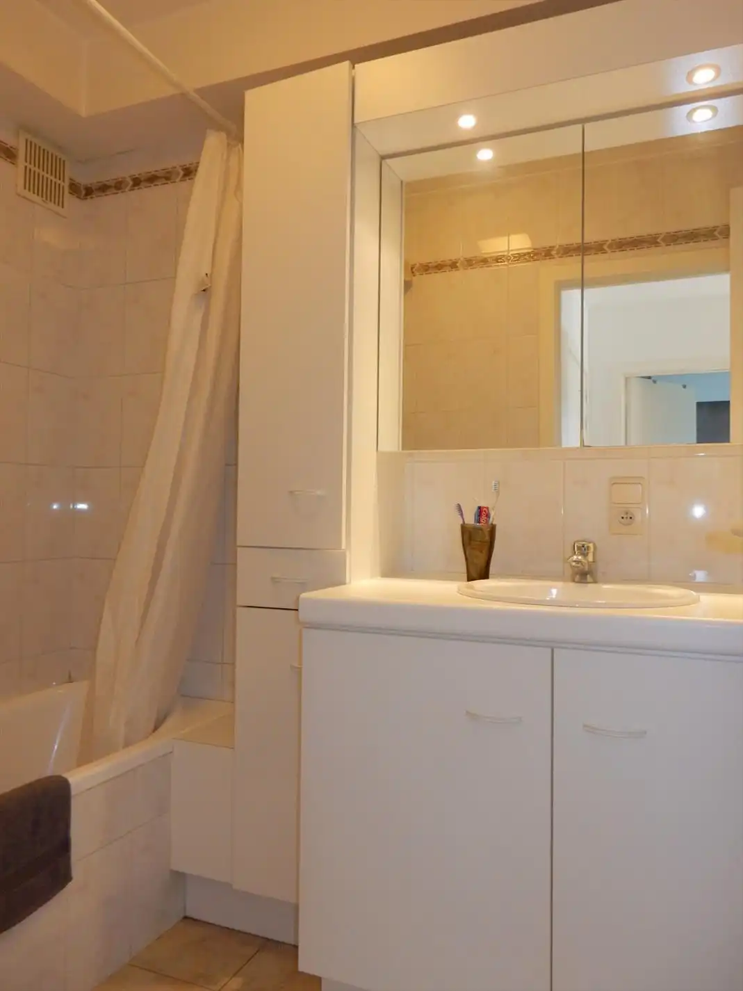Gezellig appartement op uitstekende ligging met zonnige tuin foto 10