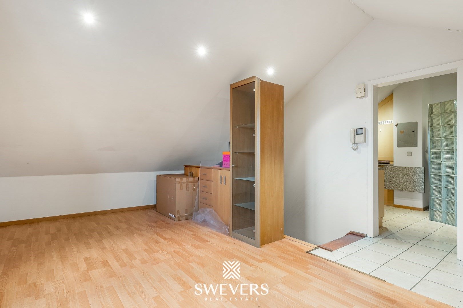 Instapklaar opbrengsteigendom met handelspand en 2 appartementen in Zonhoven foto 12