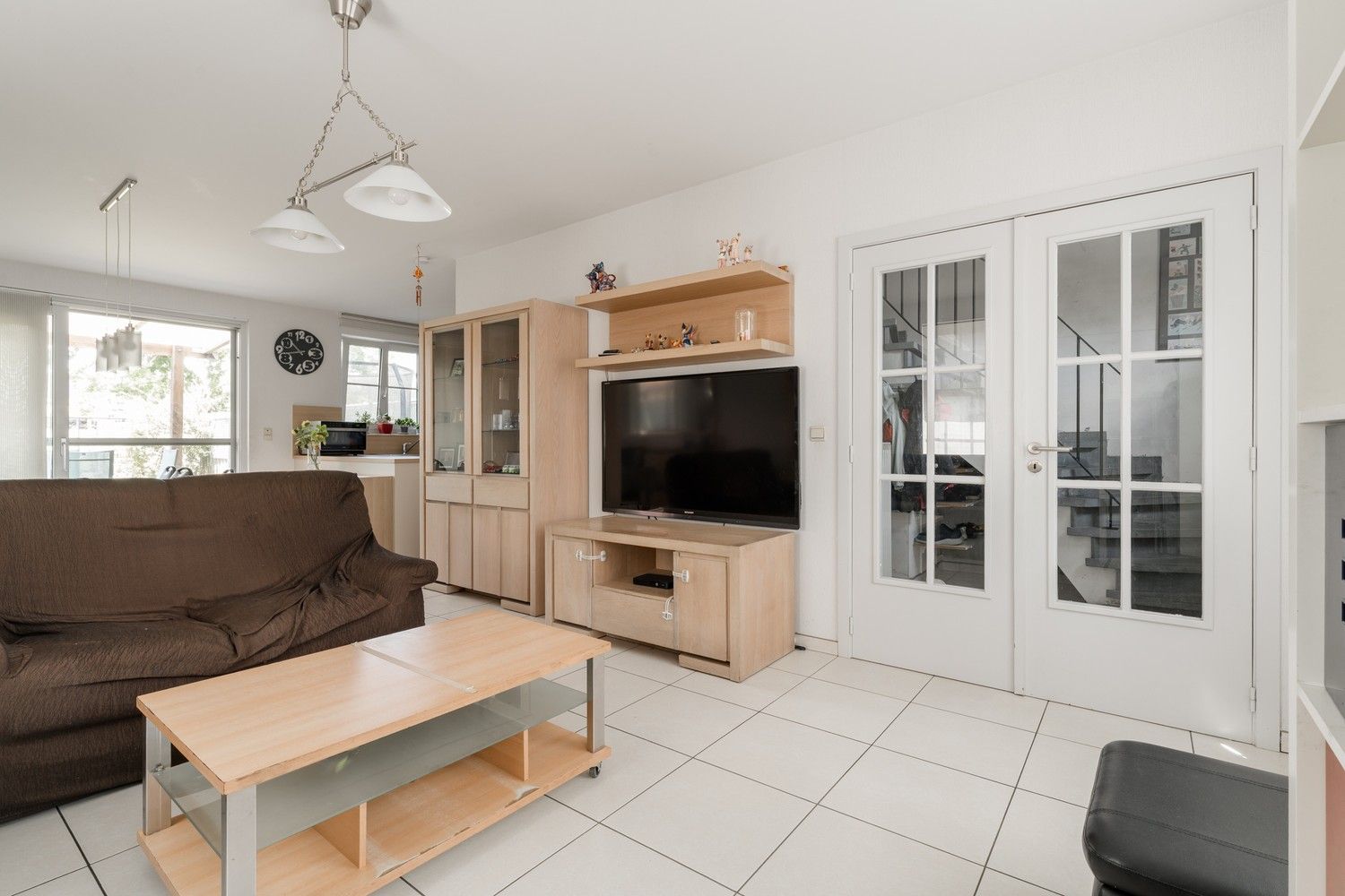 Ruime gezinswoning met tuin, garage en 3 slaapkamers foto 2