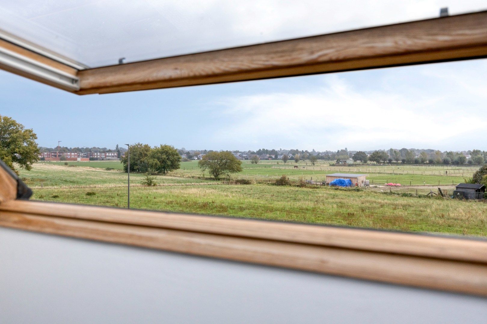 Riant dakappartement met terras en garage foto 7