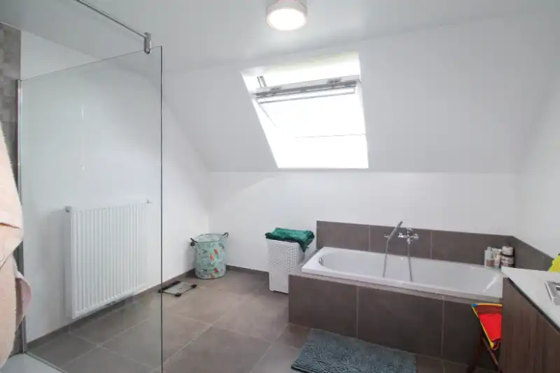 Prachtige woning gelegen te Roeselare foto 12