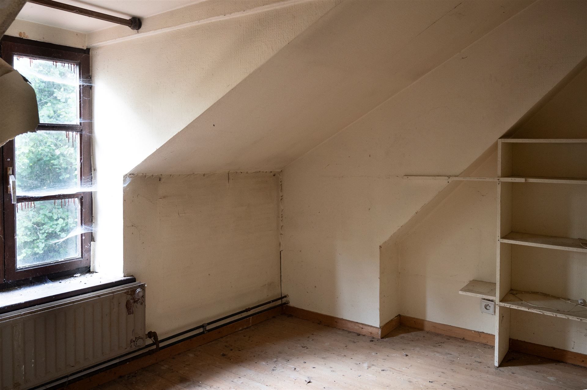 volledig te renoveren woning foto 18