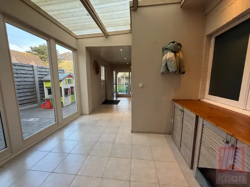 Instapklare gerenoveerde woning met 4 slaapkamers, zonnepanelen en thuisbatterij foto 9
