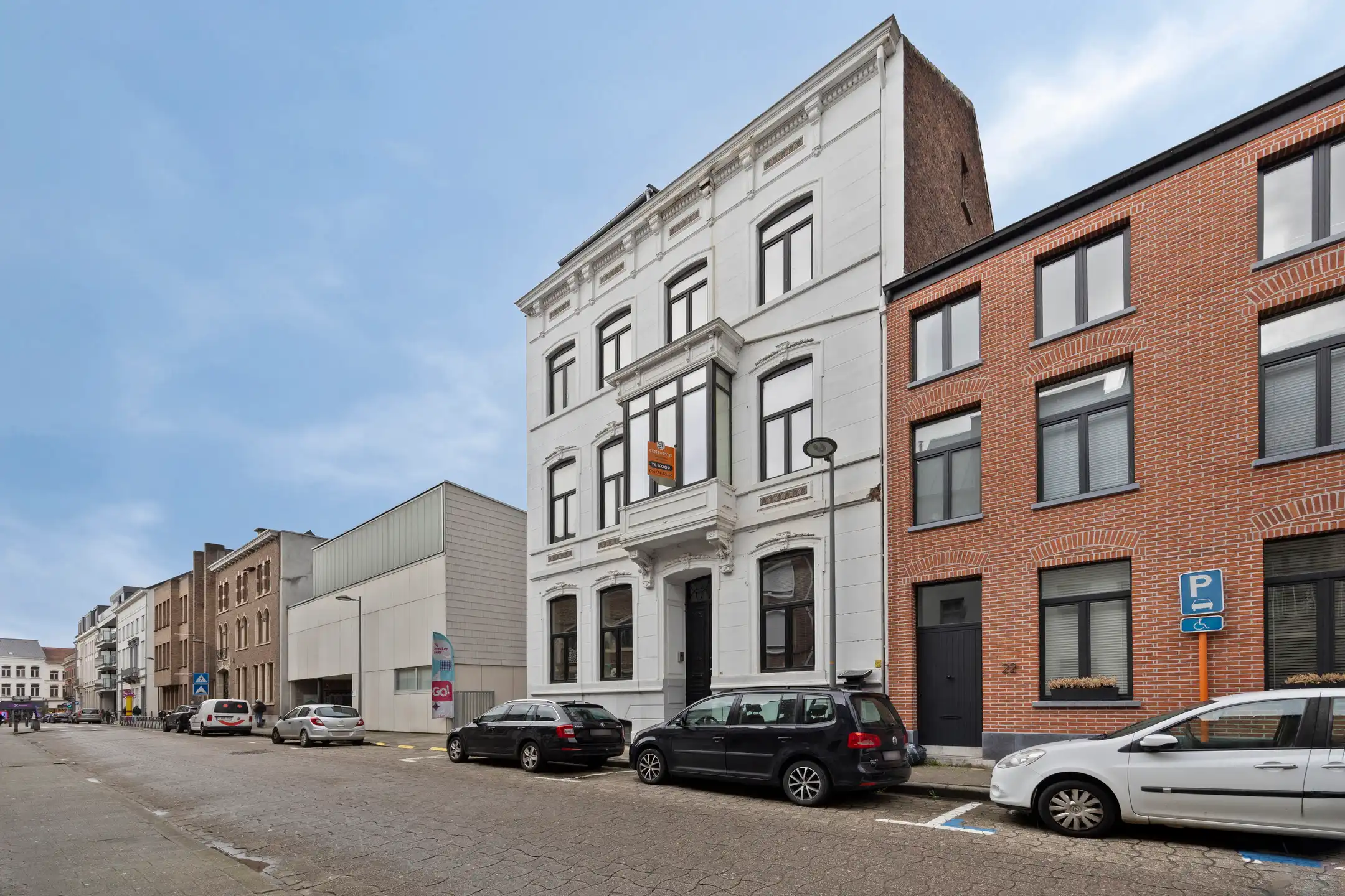 Gerenoveerde penthouse met 2 slaapkamers te centrum Tienen foto {{pictureIndex}}