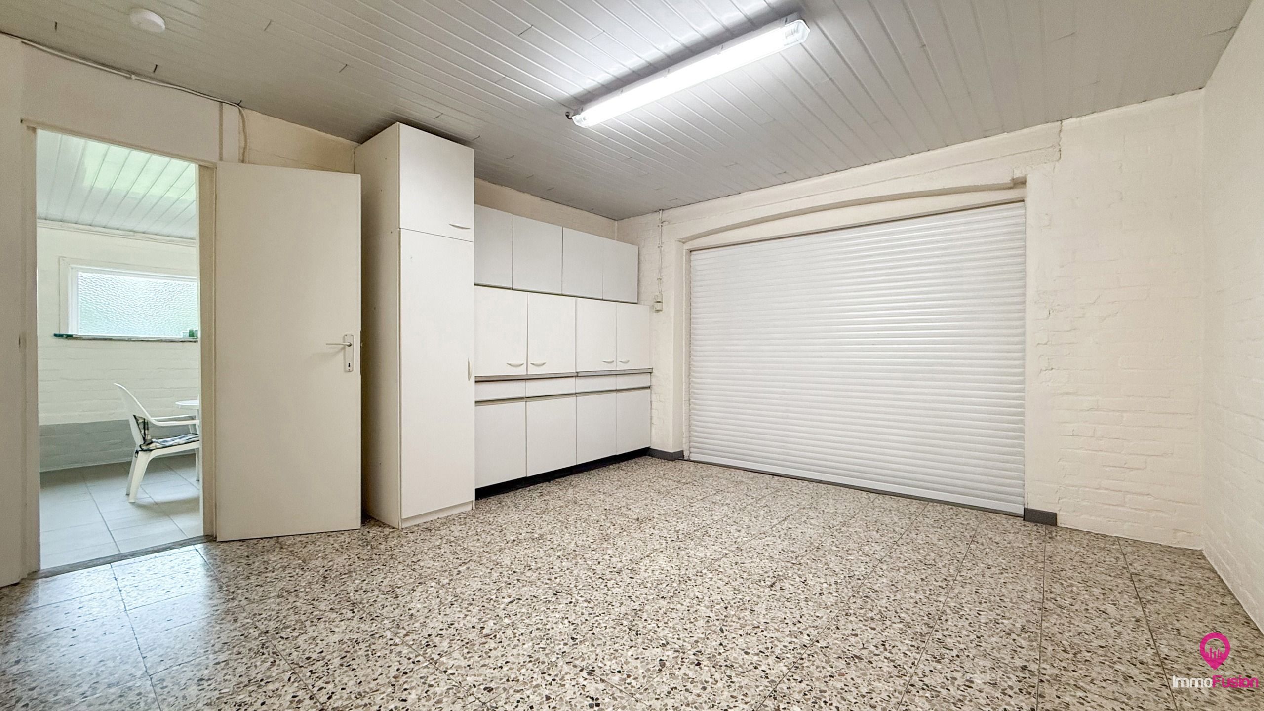 Ruime woning met 3 slaapkamers en zeer breed perceel! foto 17