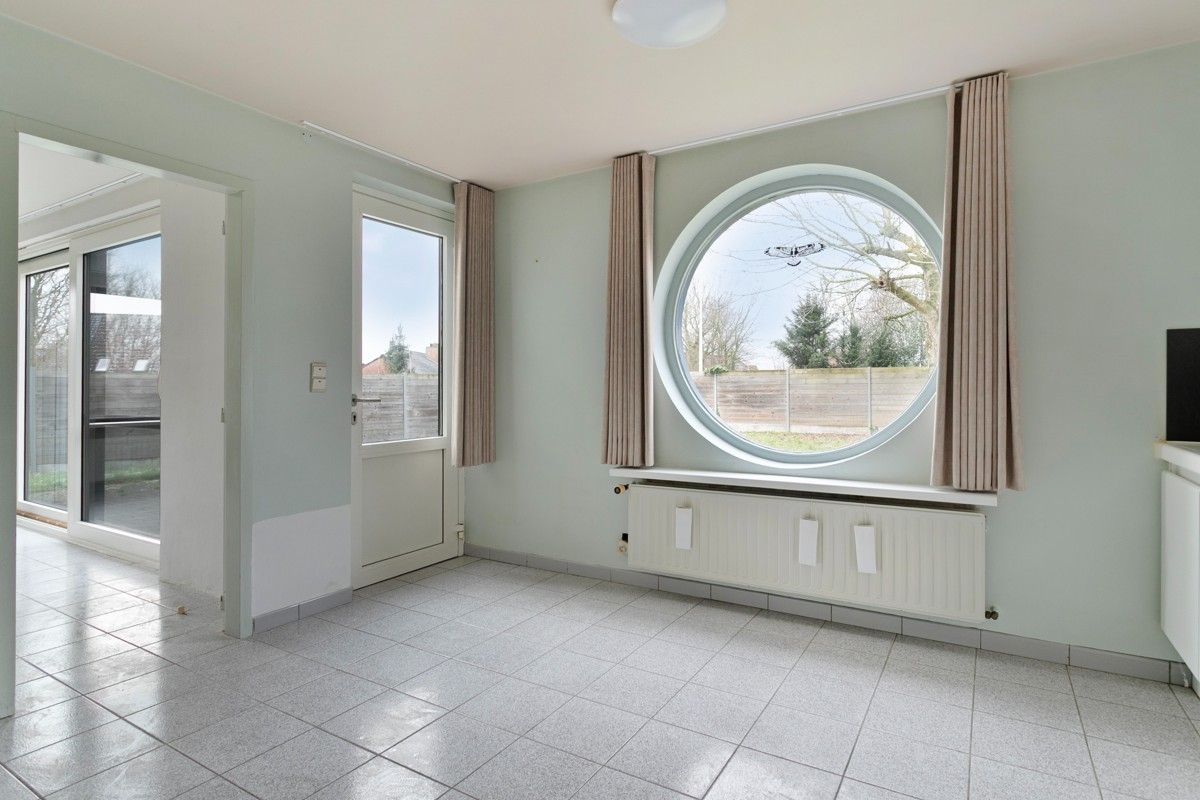 Ruime woning met thuiskantoor te Lendelede foto 6