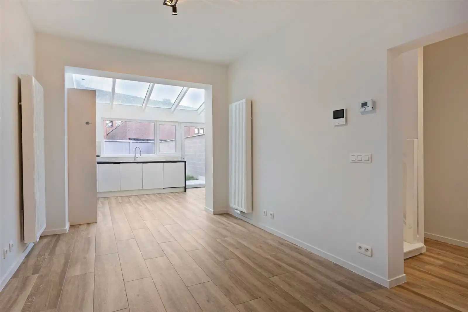 Gerenoveerde woning met 4 slaapkamers en tuin foto 6