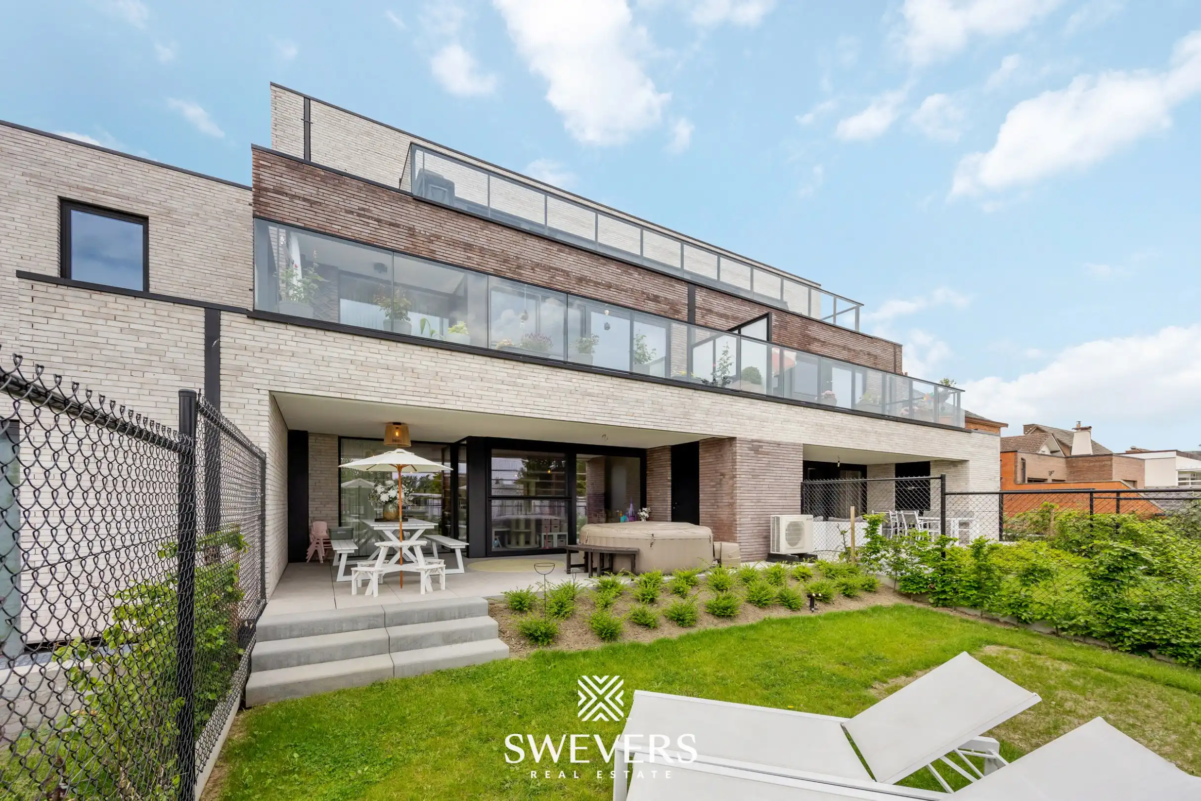 Nieuwbouwappartement met ruim terras, privétuin en ondergrondse staanplaats foto 20