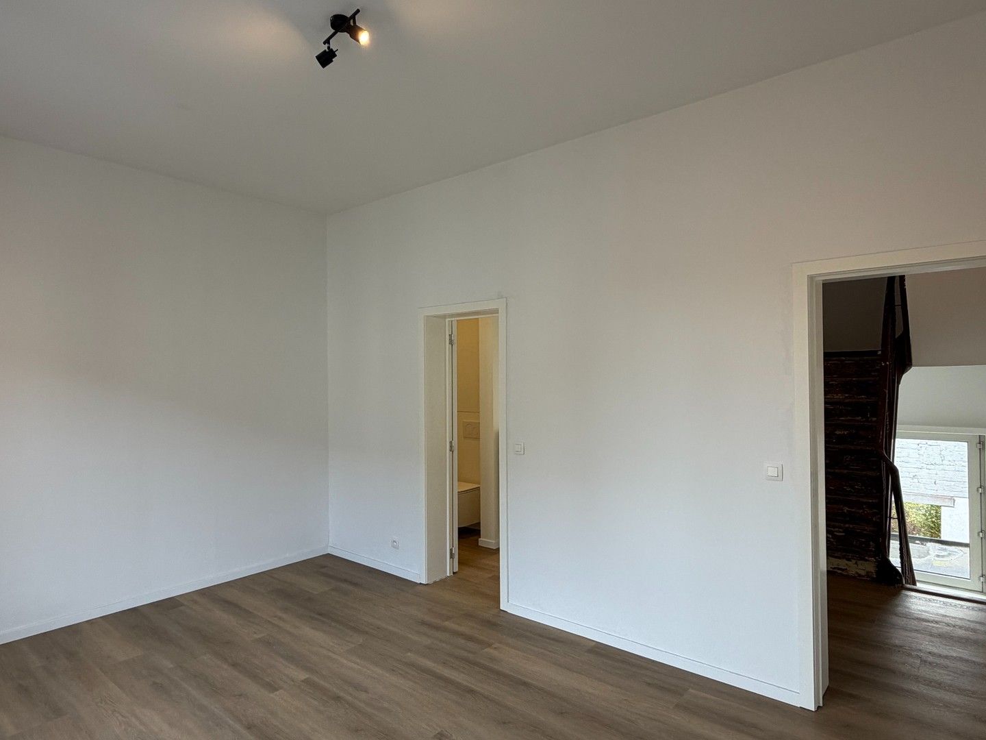 Recent gerenoveerd appartement te huur in Gent foto 9