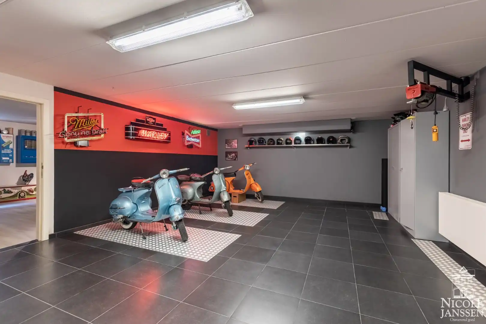 Luxueus ingerichte villa met vier slaapkamers en verzorgde tuin foto 32