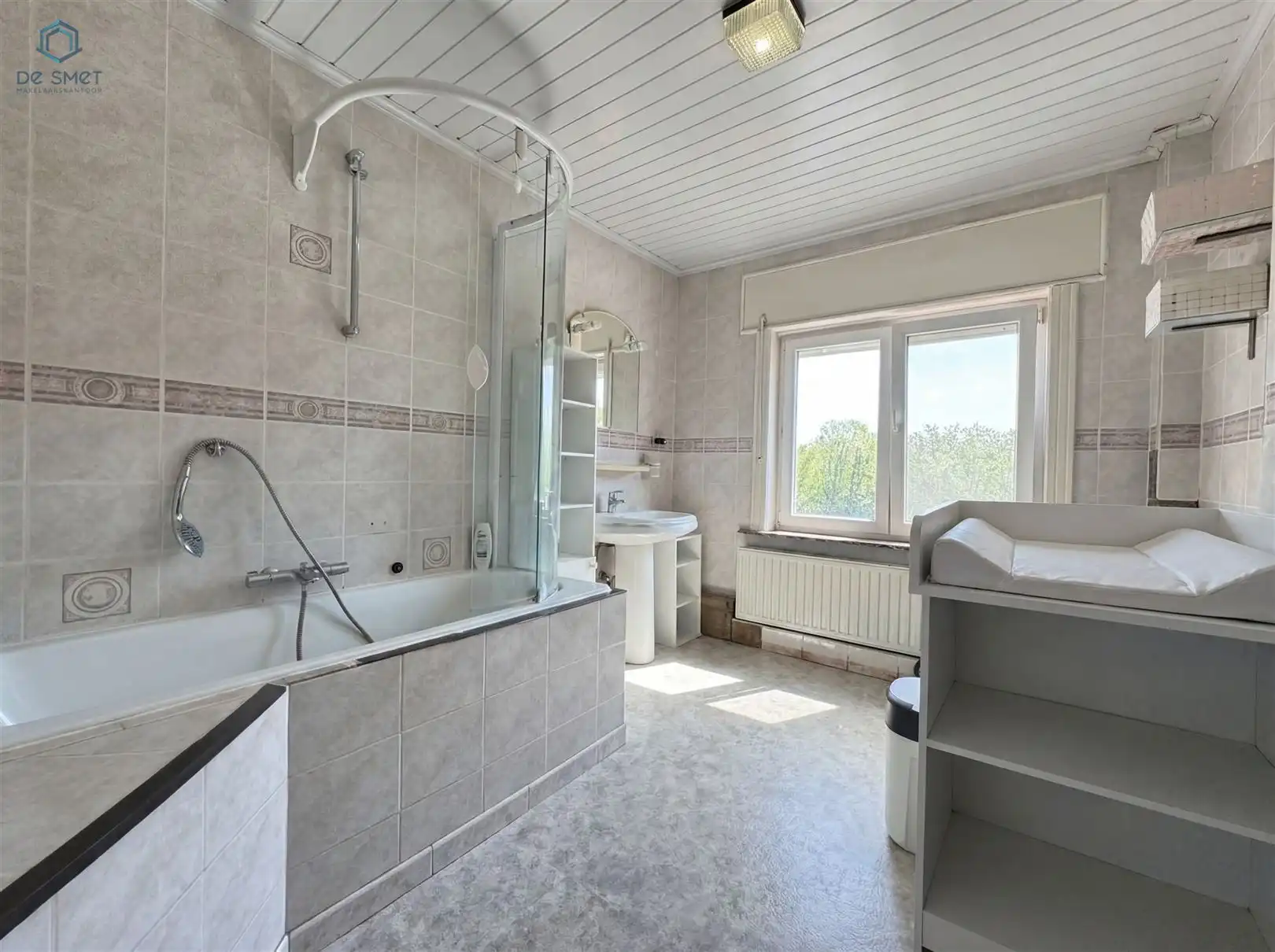 RUIME WONING MET 3 SLKS EN ZUIDGERICHTE TUIN foto 14