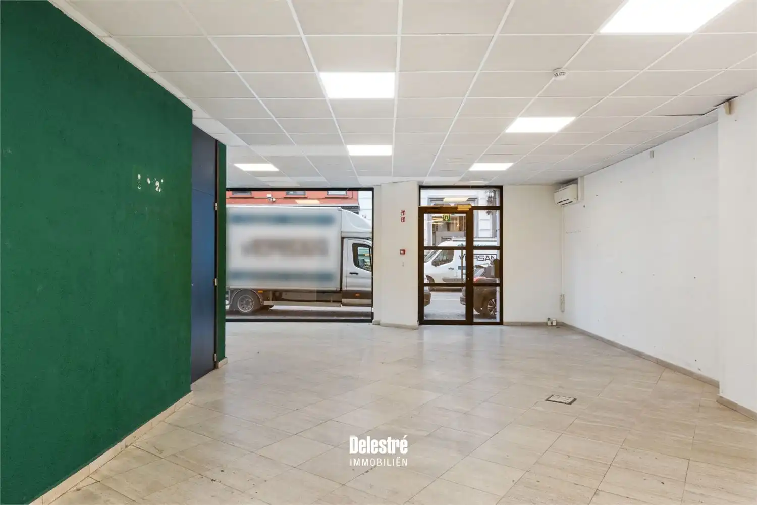 Een polyvalente eigendom met ontwikkelingspotentieel, véél ruimte en een toplocatie foto 8