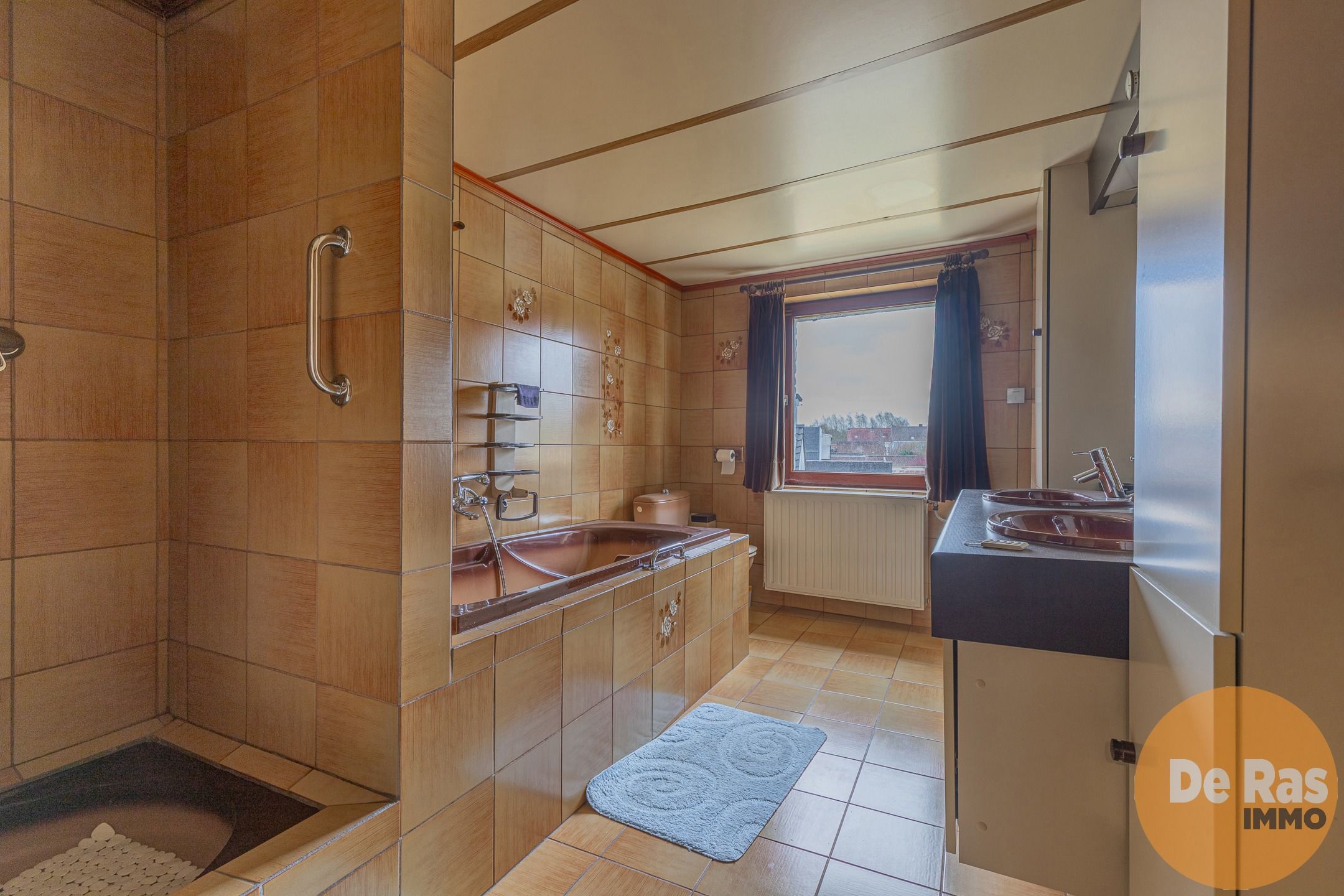 WELLE - Centraal gelegen, ruime woning met garage en tuin foto 14