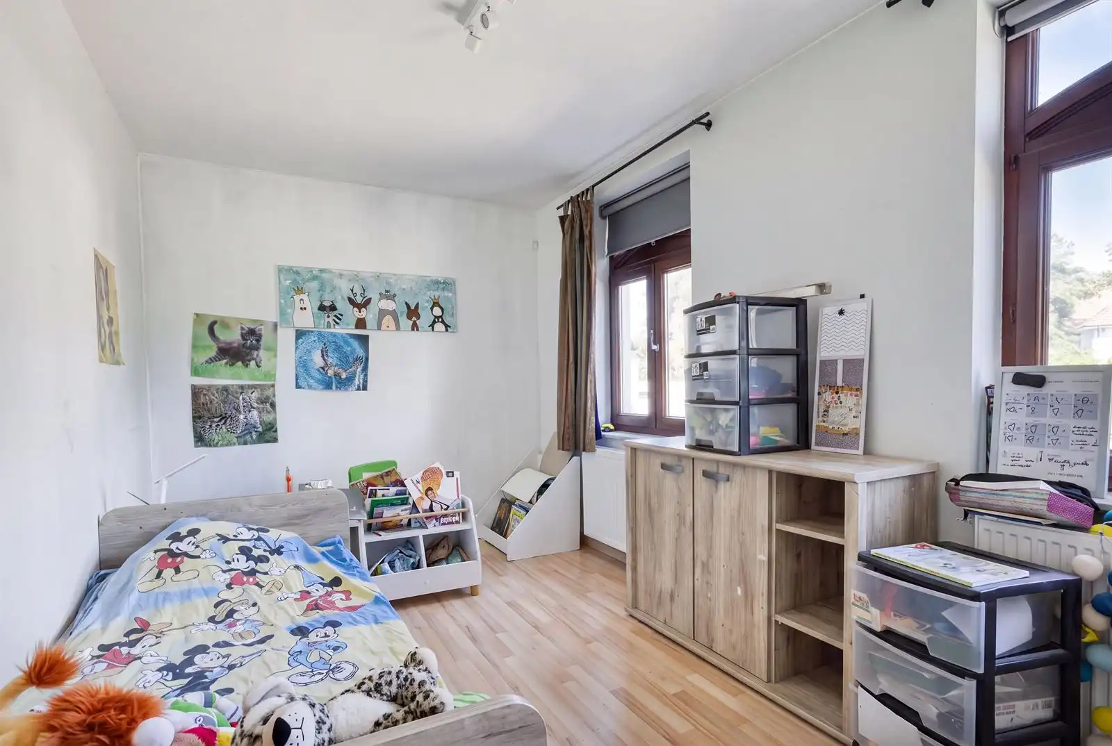 Ruime woning met 5 slaapkamers,tuin en garage foto 24