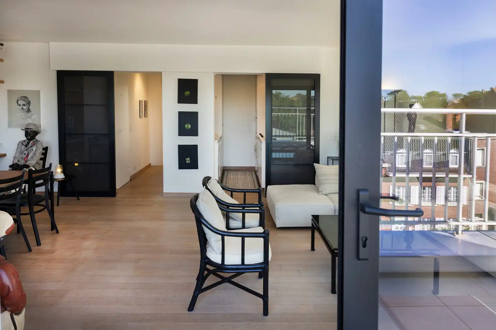 Leuk dakappartement met garage en mooie terrassen. foto 9