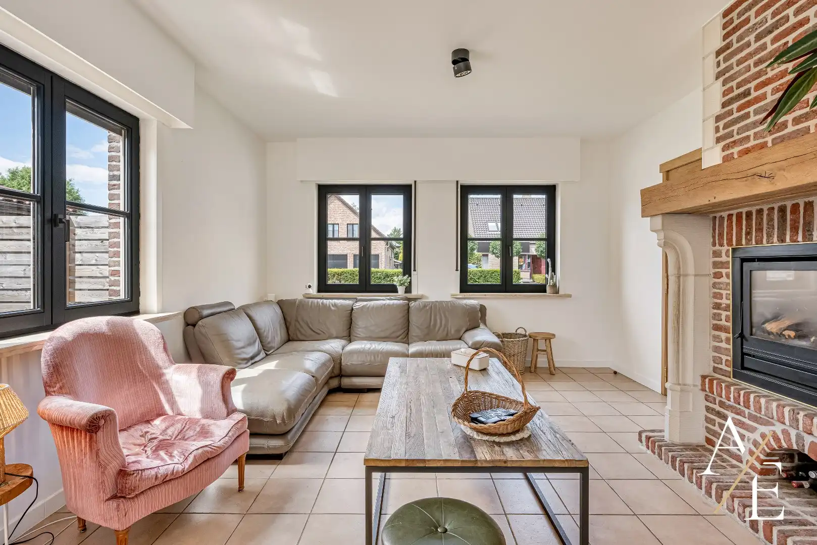 WETTEREN- Landelijke woning met commerciële ruimte! foto 7