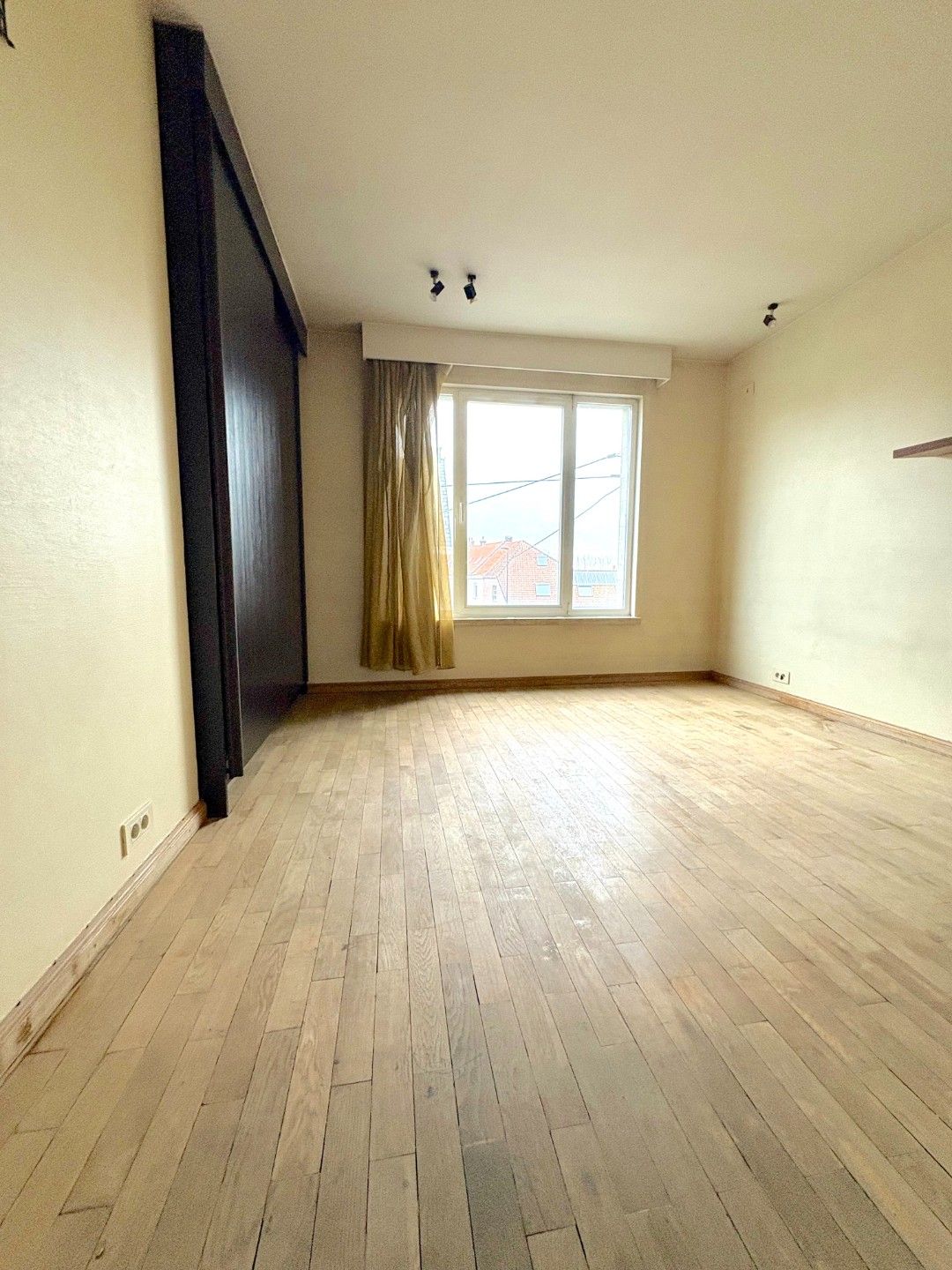 Lichtrijk duplex appartement met 3 slaapkamers en 2 badkamers in het charmante Outrijve (Avelgem)! foto 4