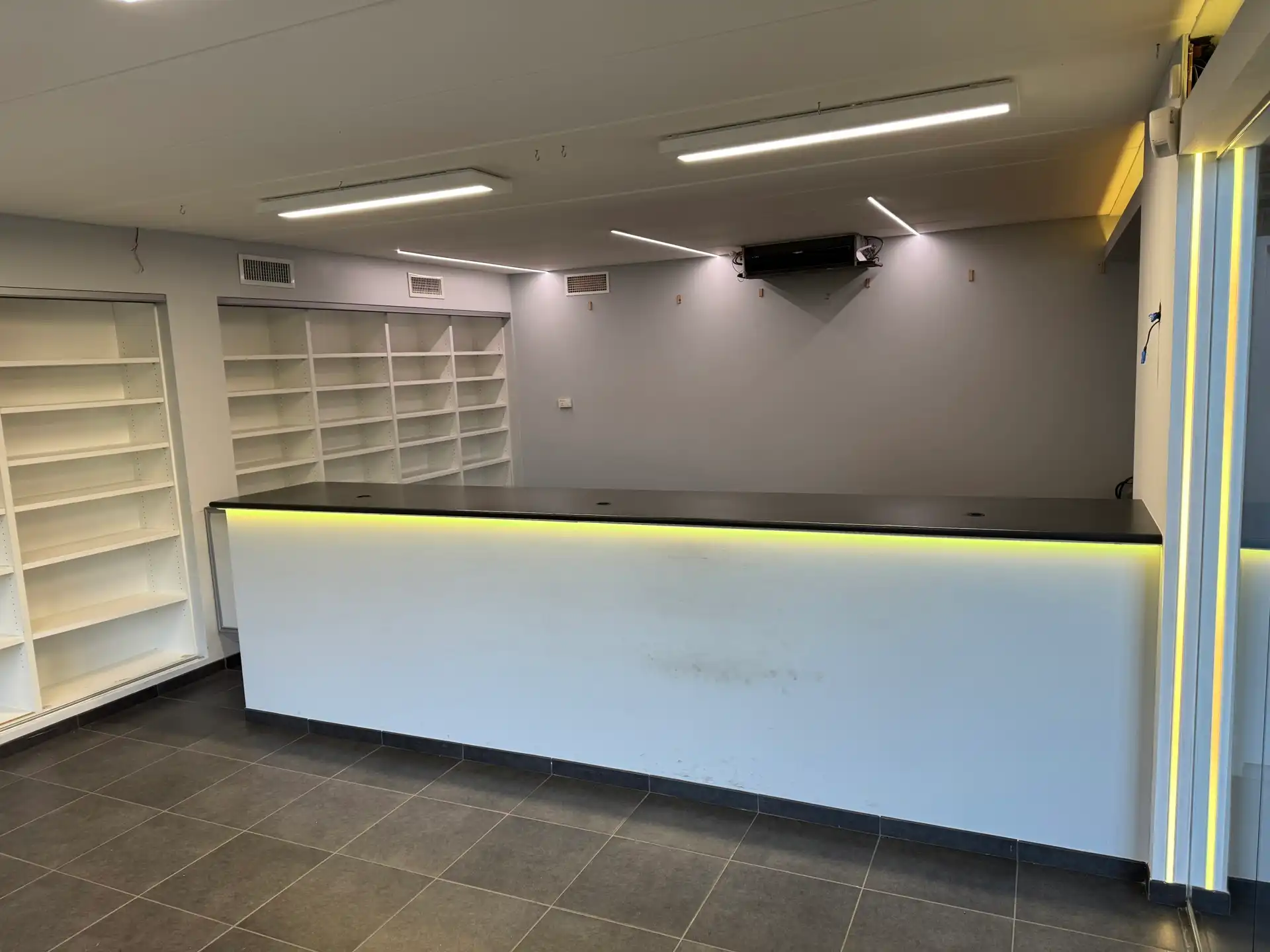 Opslagruimte met kantoor te huur te Kalmthout  foto 3