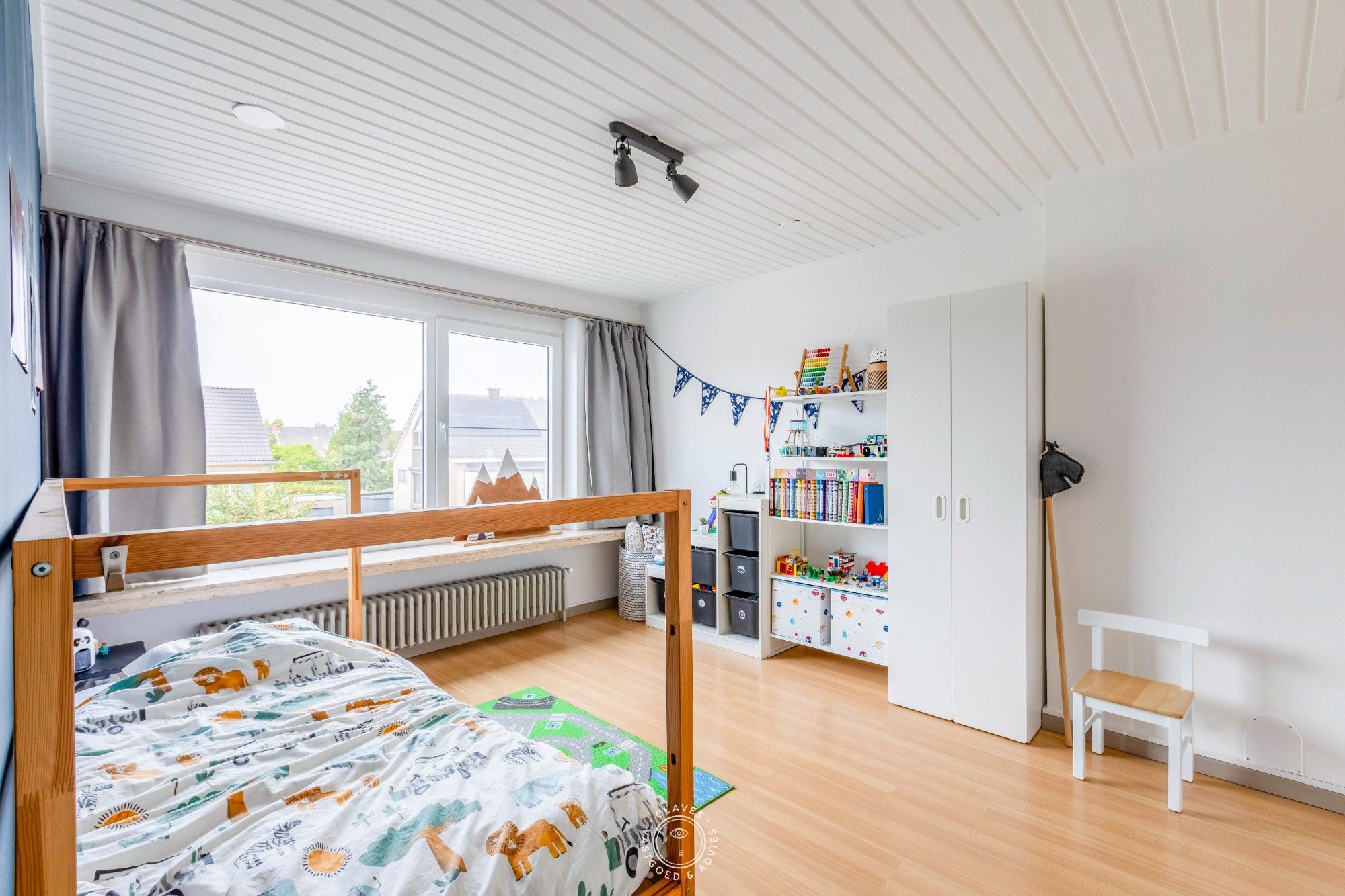 Ruime gezinswoning met karakter, garage en zonnige tuin foto 13