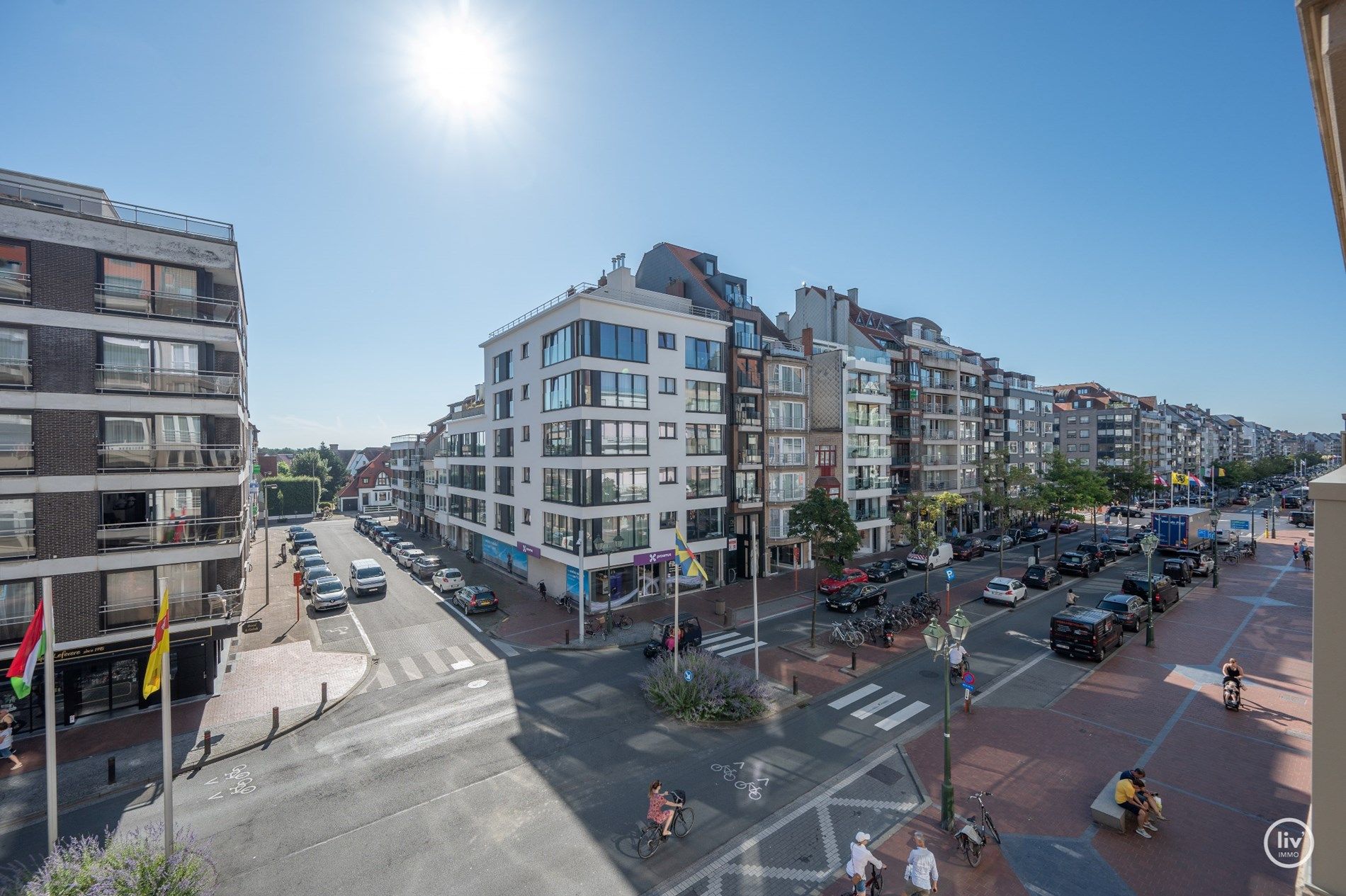 Ongemeubeld - Aangenaam en ruim appartement met drie slaapkamers gelegen in de Lippenslaan te Knokke ( met mog. tot het huren van een inpandige garage).  foto 8